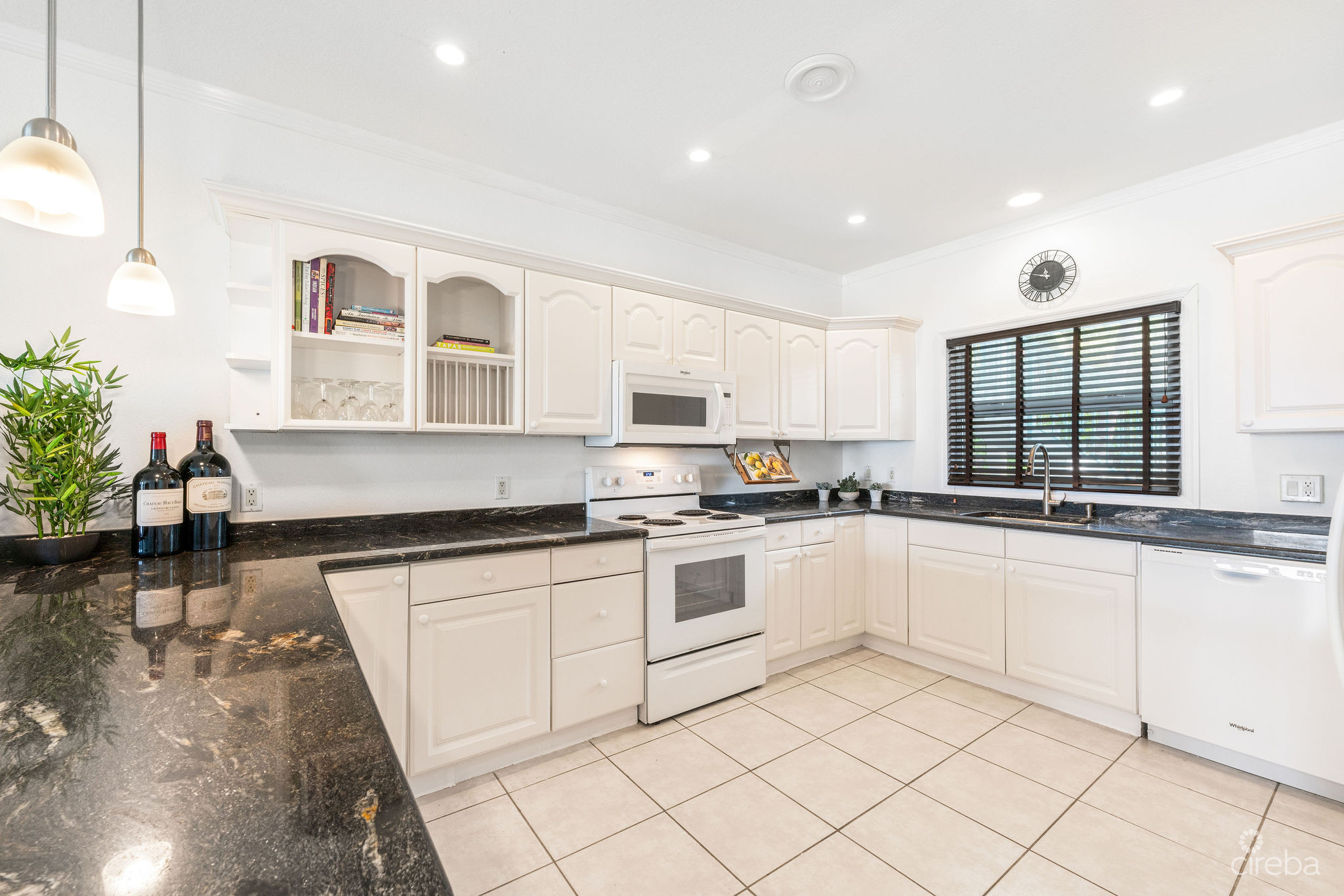 OCEANFRONT GROUND FLOOR OCEAN POINTE VILLAS