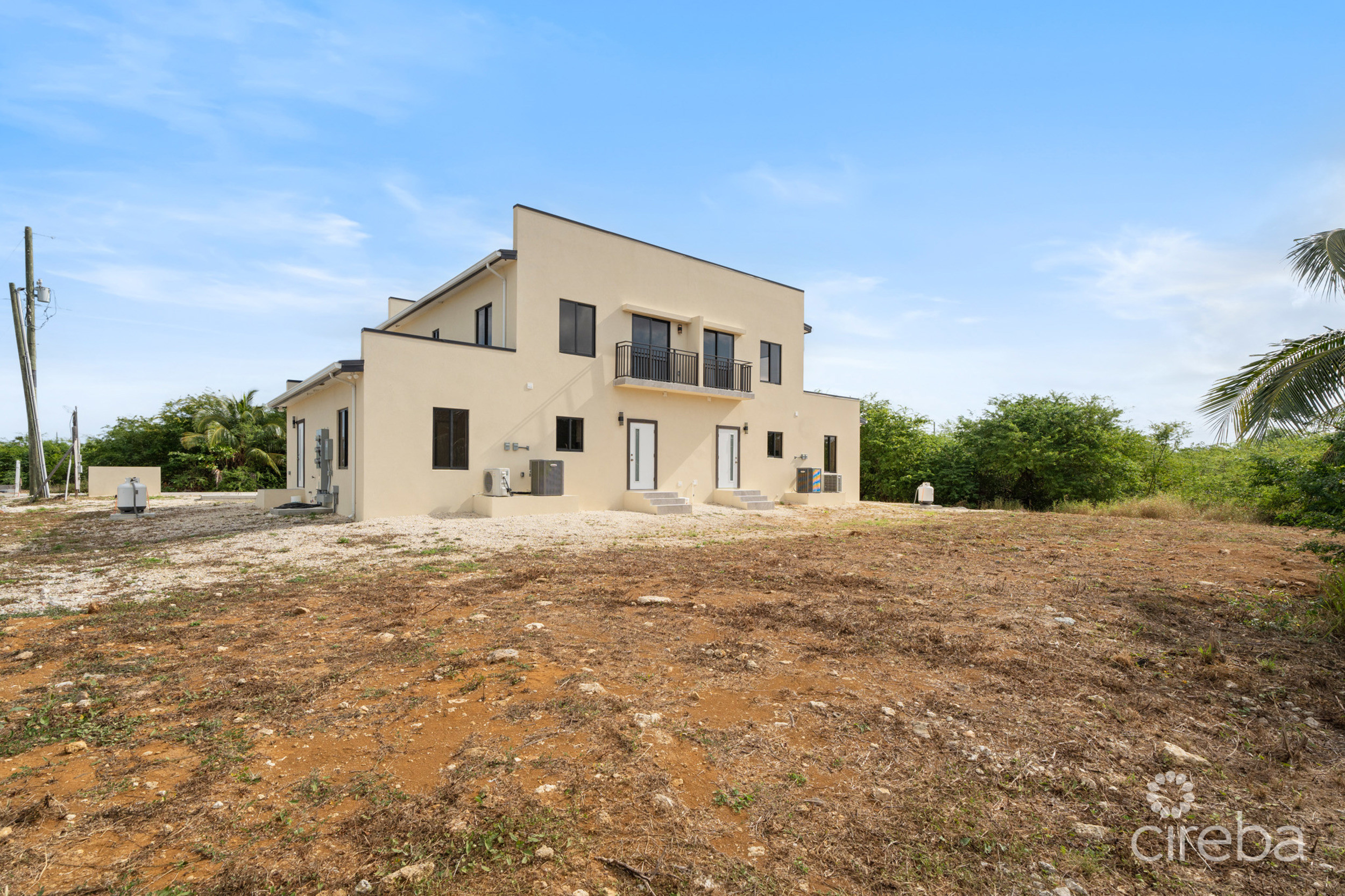 #2 BRAND NEW 3 BED 3.5 BATH DUPLEX –  LOOKOUT GARDENS