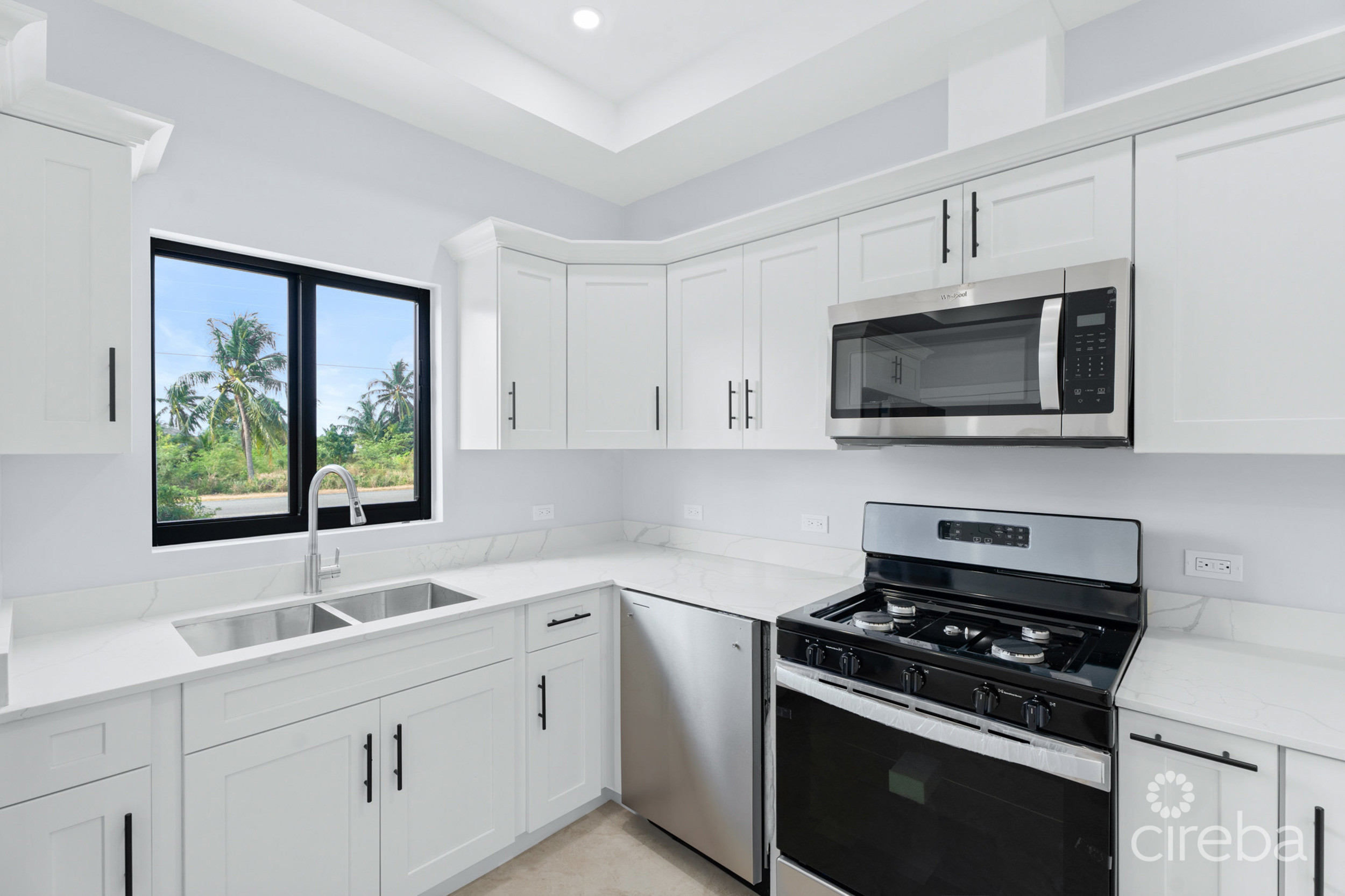 #2 BRAND NEW 3 BED 3.5 BATH DUPLEX –  LOOKOUT GARDENS