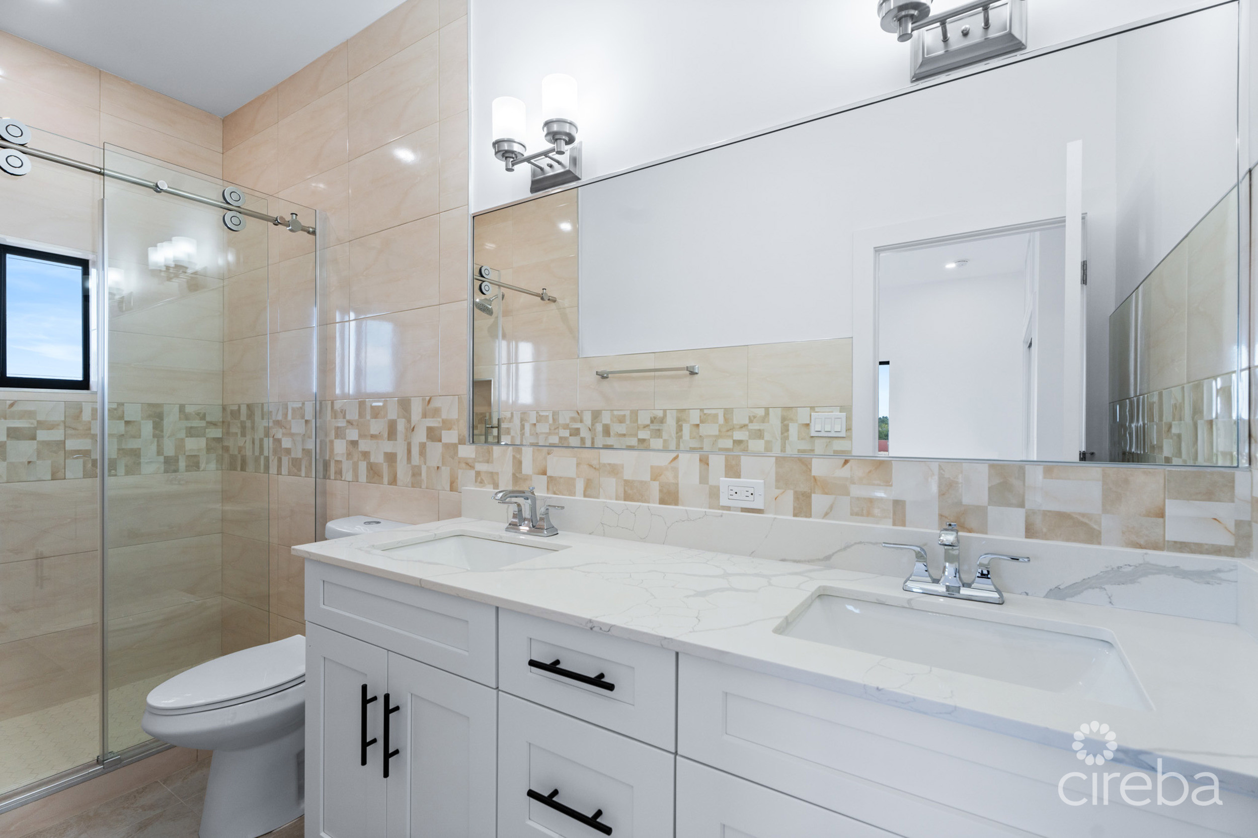 #2 BRAND NEW 3 BED 3.5 BATH DUPLEX –  LOOKOUT GARDENS
