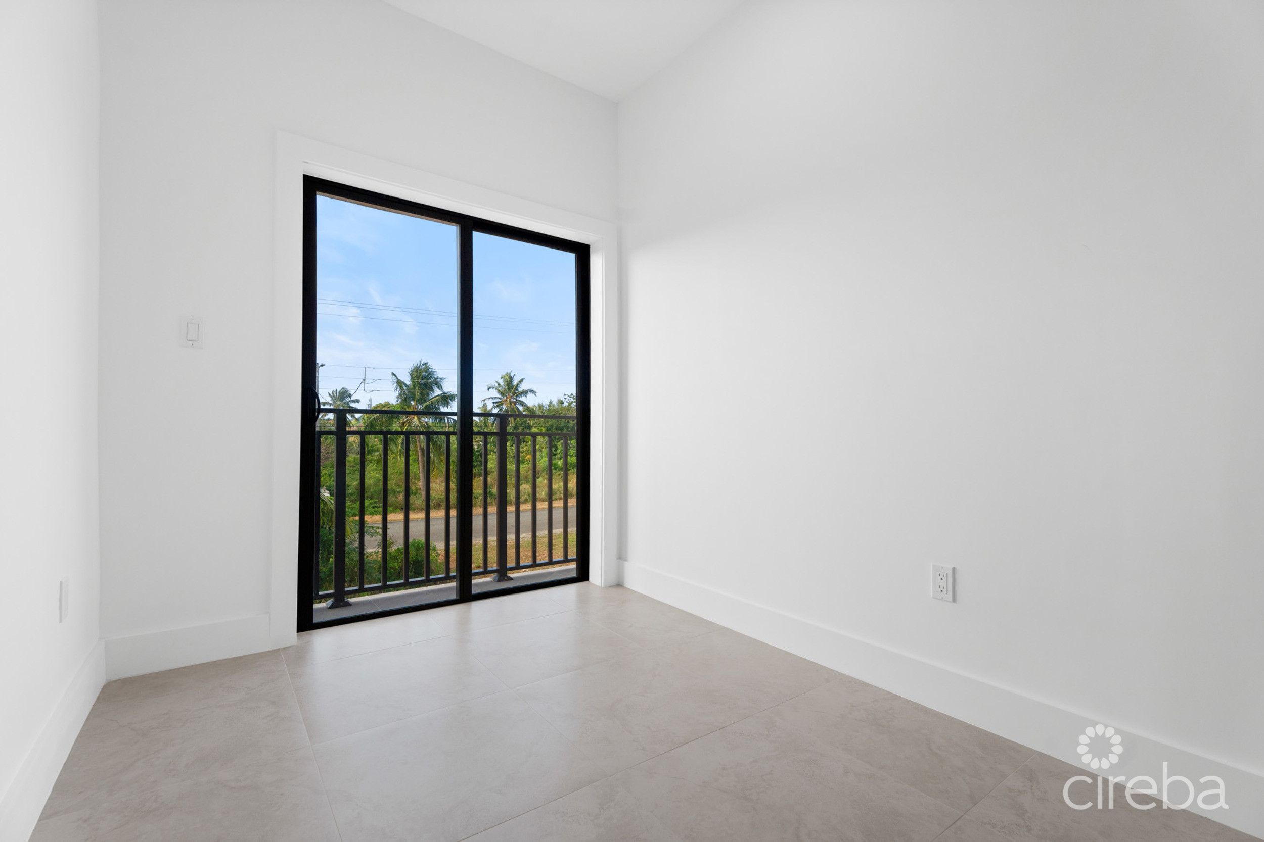 #2 BRAND NEW 3 BED 3.5 BATH DUPLEX –  LOOKOUT GARDENS