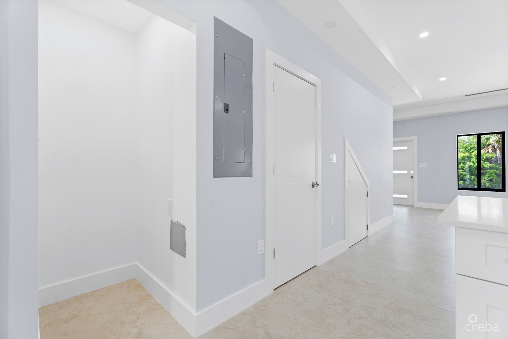 #1 BRAND NEW 3 BED 3.5 BATH DUPLEX –  LOOKOUT GARDENS