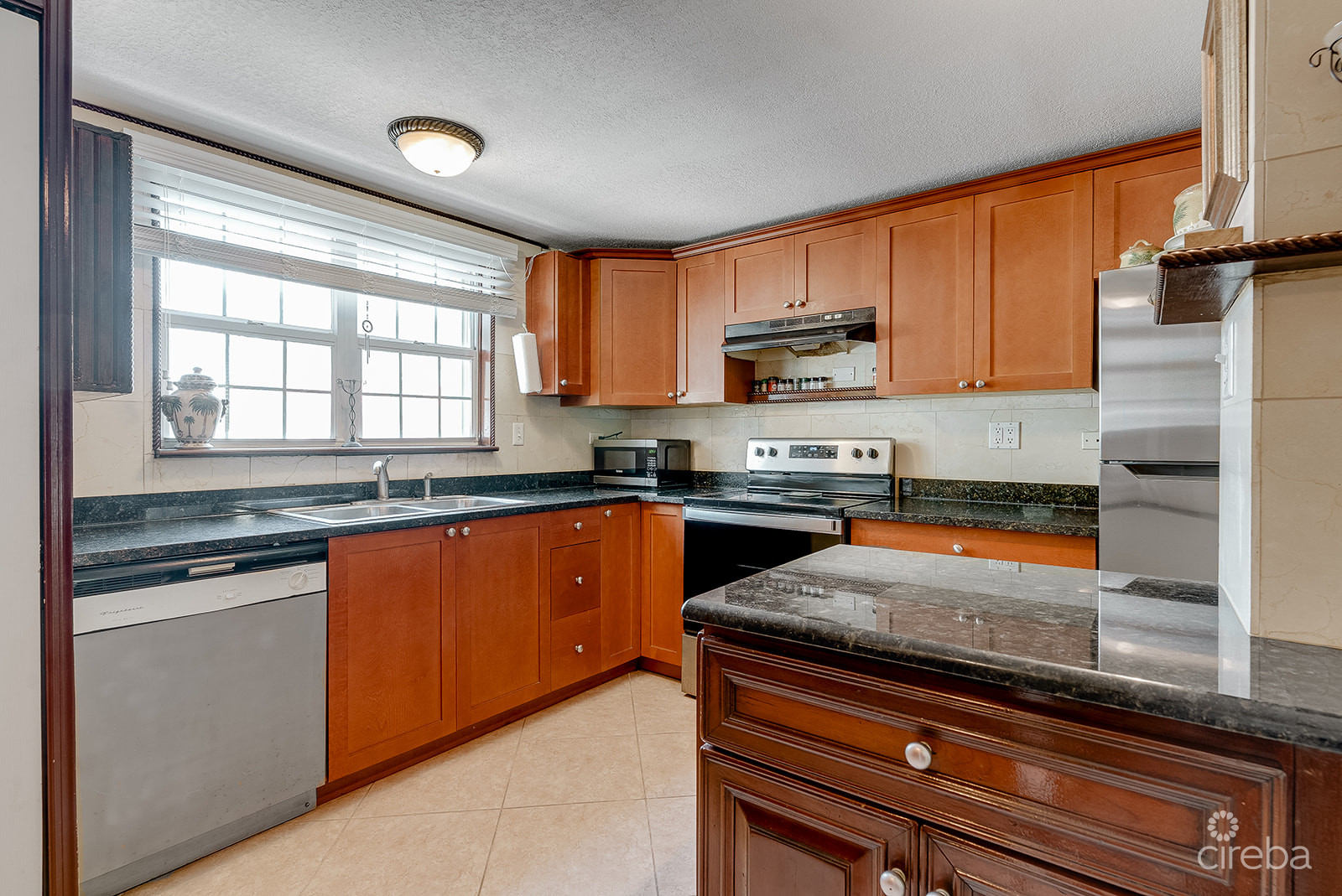 OCEAN CLUB – RENOVATED 2 BED/2.5BATH CORNER UNIT