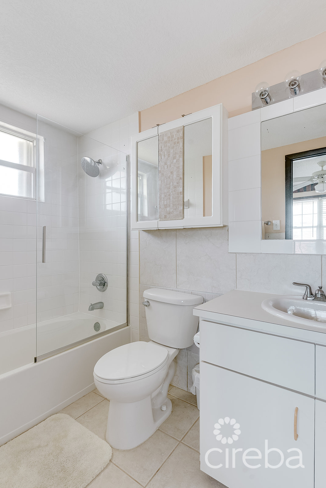 OCEAN CLUB – RENOVATED 2 BED/2.5BATH CORNER UNIT