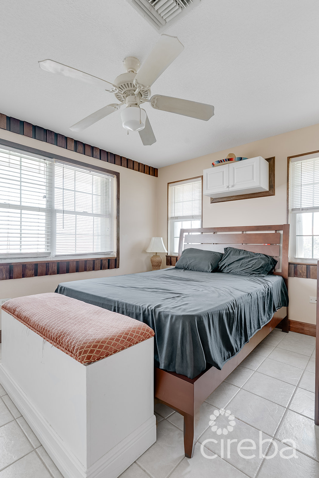 OCEAN CLUB – RENOVATED 2 BED/2.5BATH CORNER UNIT