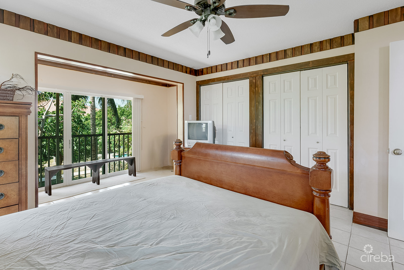 OCEAN CLUB – RENOVATED 2 BED/2.5BATH CORNER UNIT