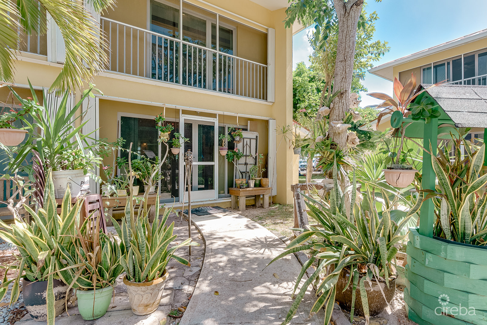 OCEAN CLUB – RENOVATED 2 BED/2.5BATH CORNER UNIT