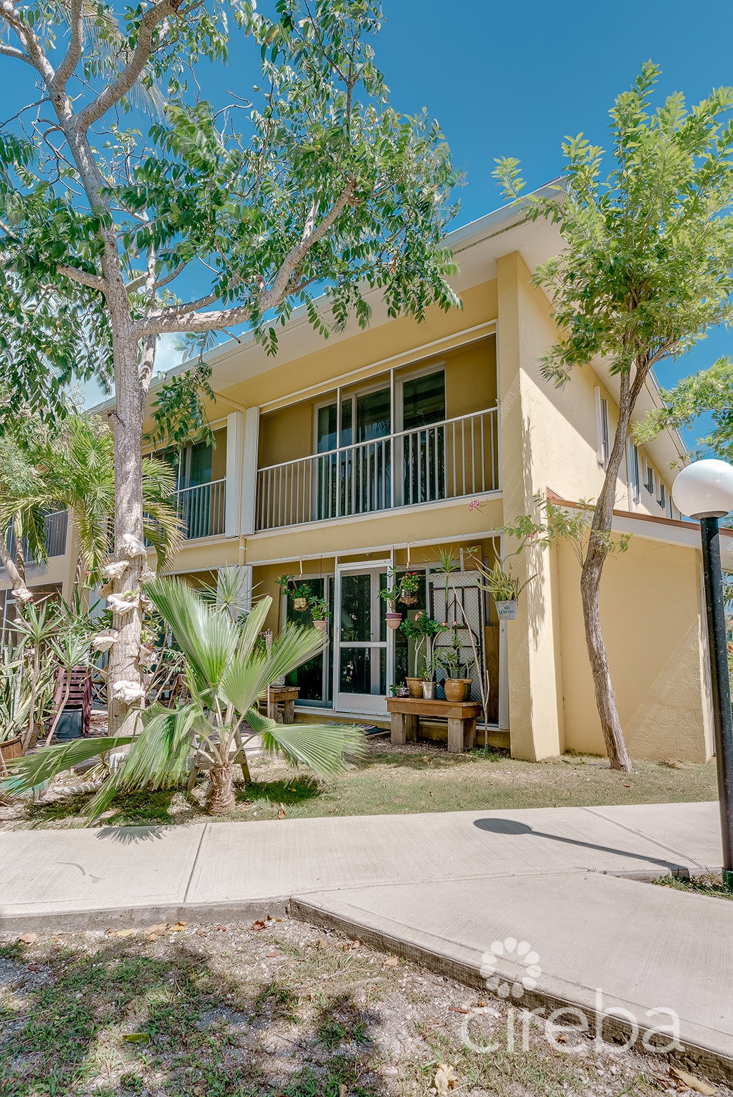 OCEAN CLUB – RENOVATED 2 BED/2.5BATH CORNER UNIT