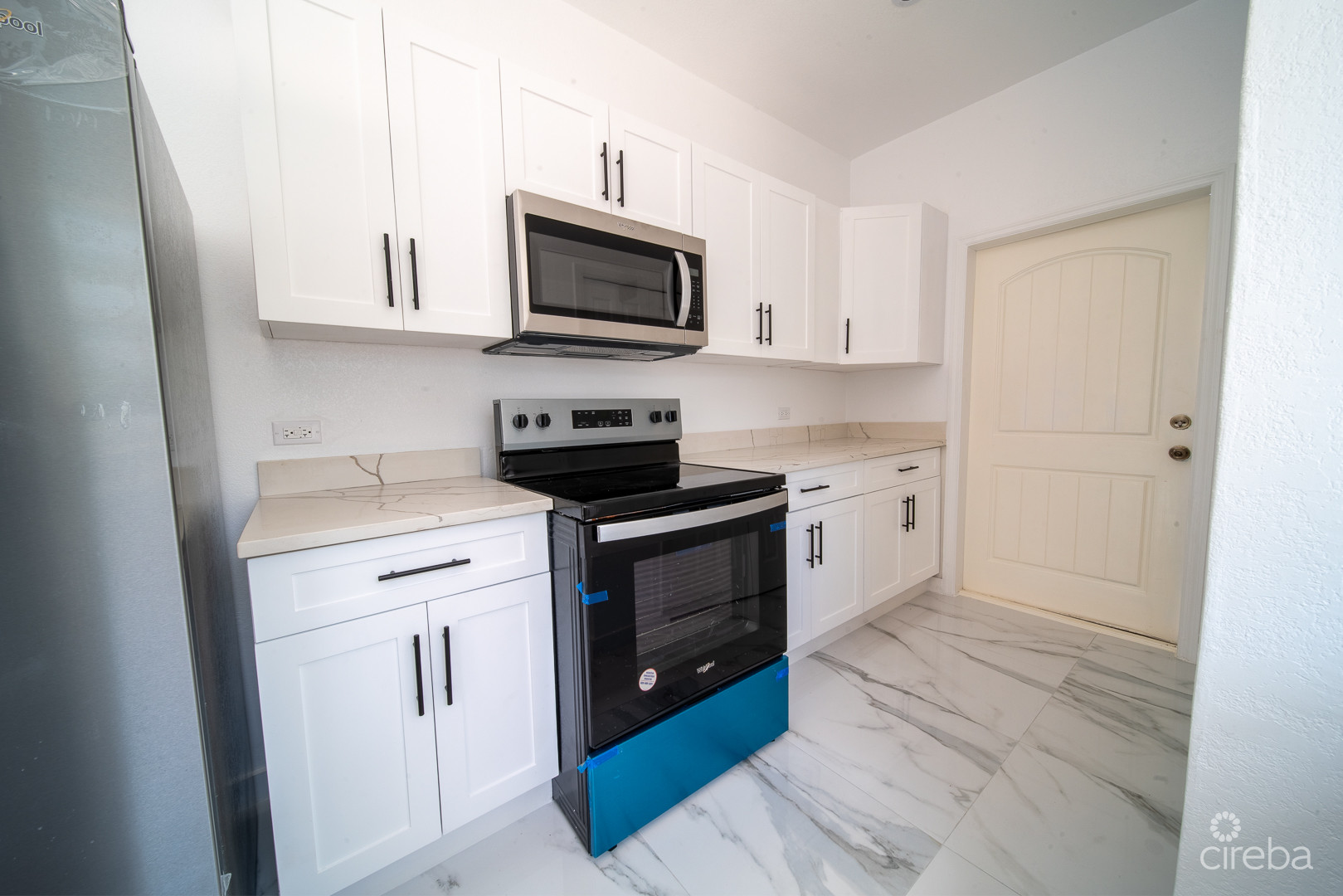LOVELY  FAMILY HOME – LOOKOUT GARDENS