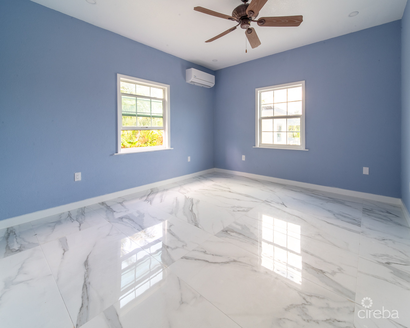 LOVELY  FAMILY HOME – LOOKOUT GARDENS