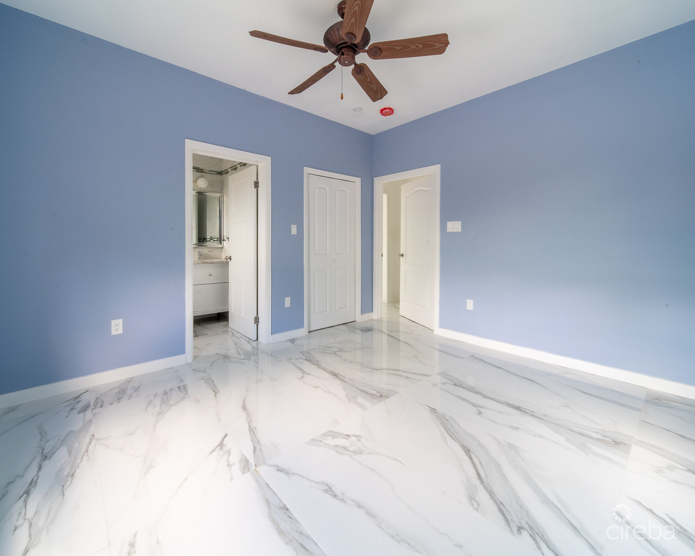 LOVELY  FAMILY HOME – LOOKOUT GARDENS