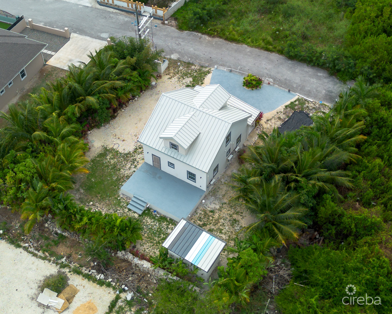 LOVELY  FAMILY HOME – LOOKOUT GARDENS