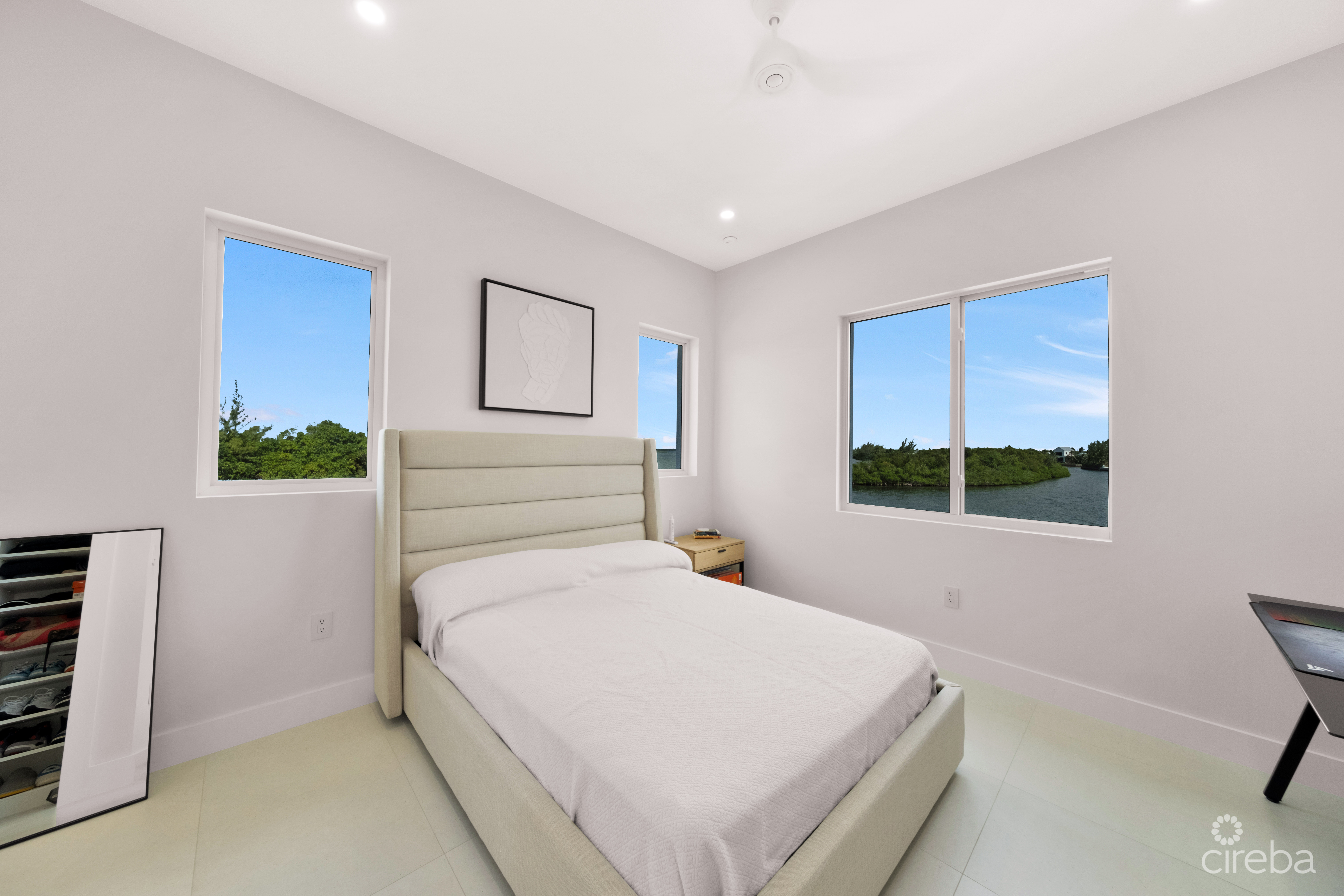 OCEAN LANE  NEWLY BUILT EXECUTIVE HOME