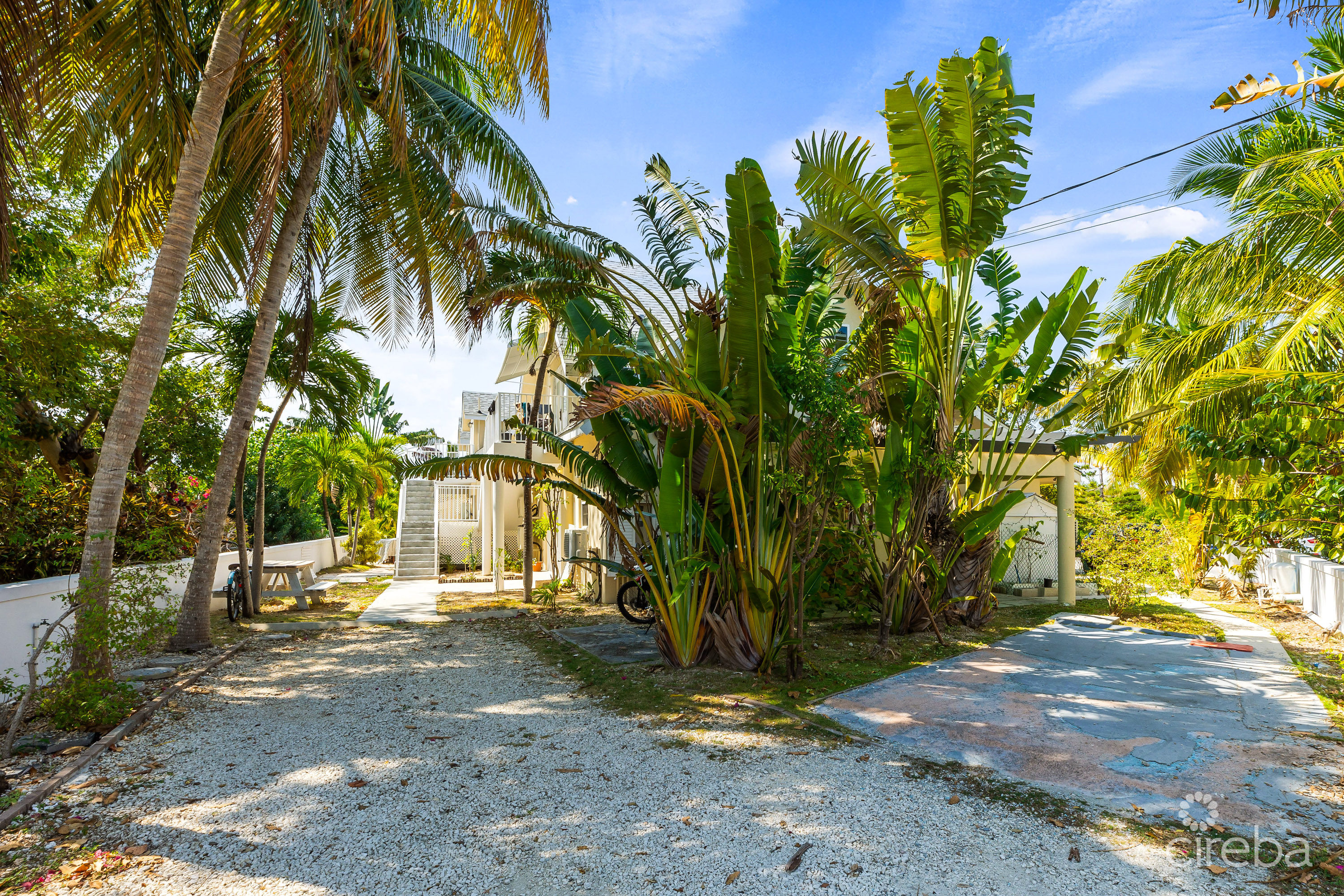 RALEIGH QUAY, GOVERNORS HARBOUR 1 BEDROOM APARTMENT