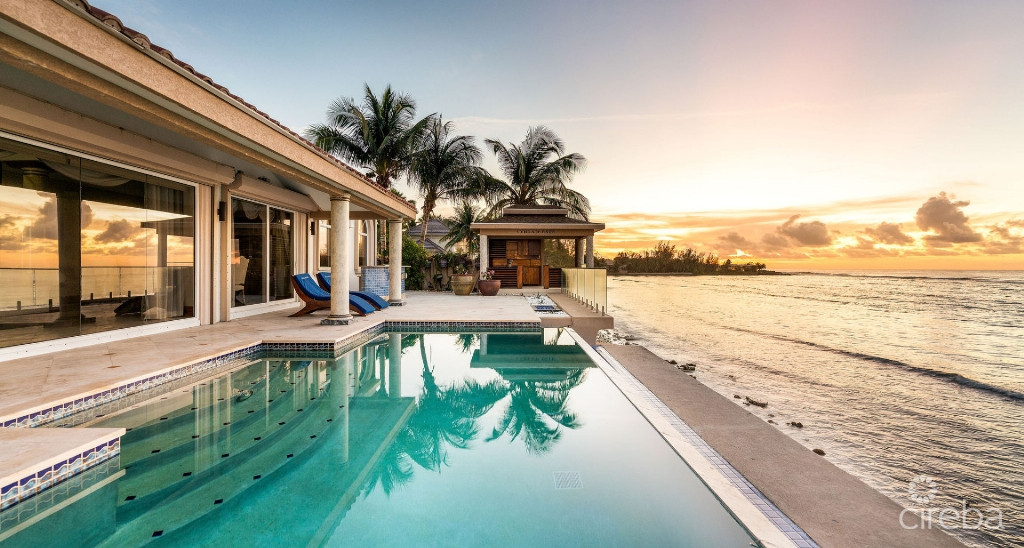 VILLA D’ESTE – PROSPECT POINT WATERFRONT HOME