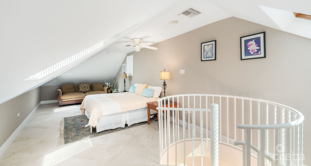 VILLA D’ESTE – PROSPECT POINT WATERFRONT HOME