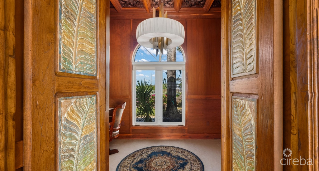 VILLA D’ESTE – PROSPECT POINT WATERFRONT HOME