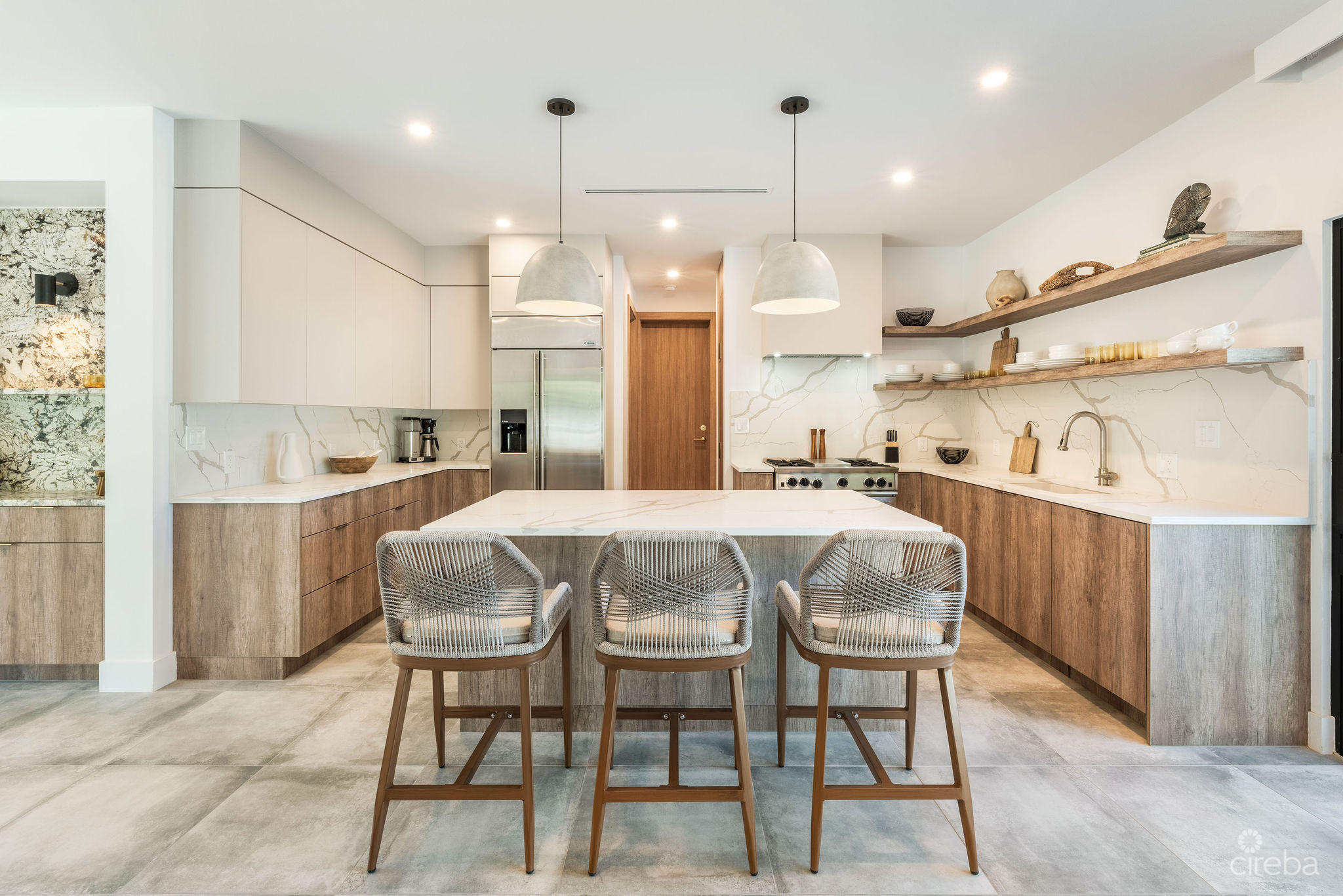 HALCYON POINT – EXPERIENCE  LUXURY FIRSTHAND