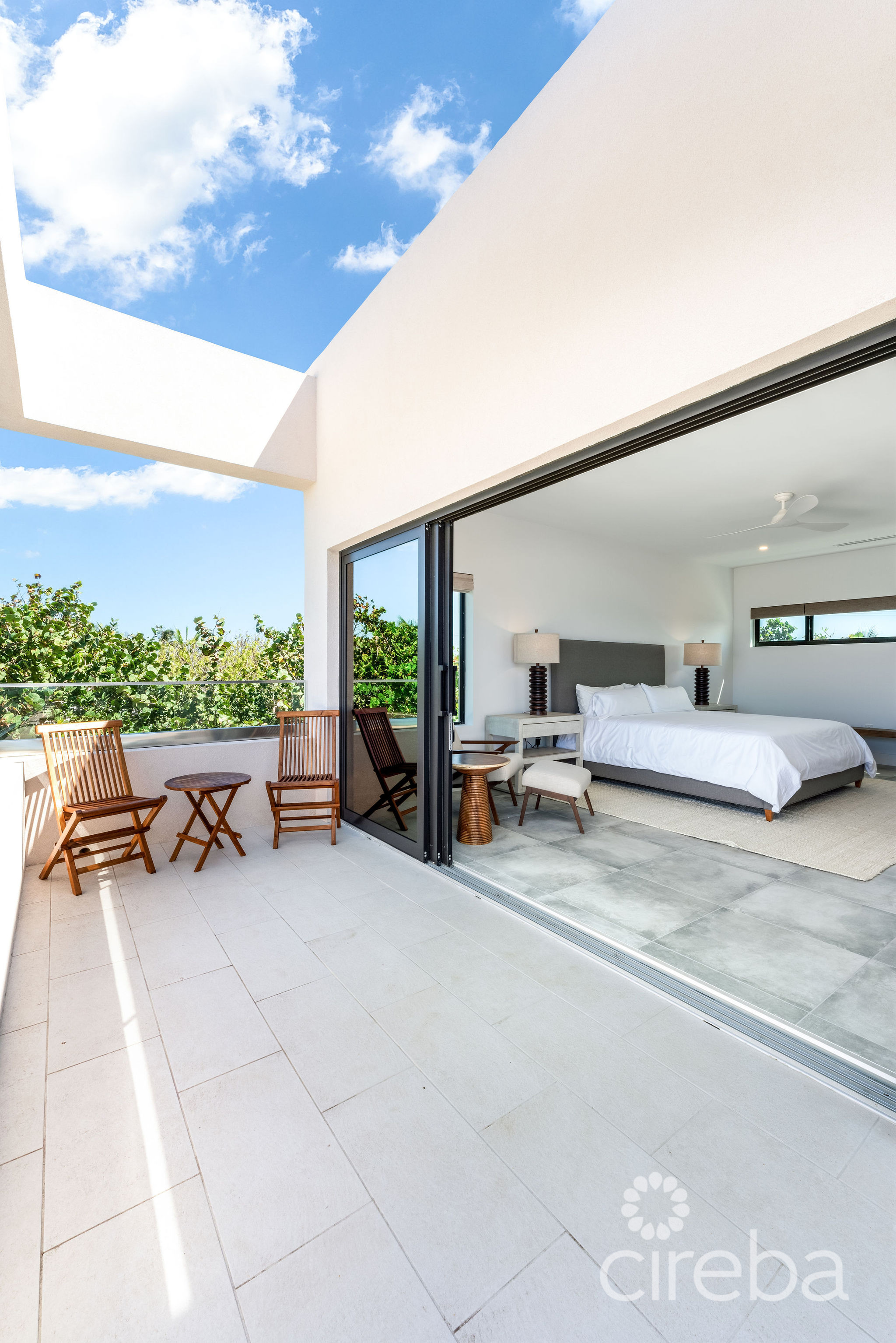 HALCYON POINT – EXPERIENCE  LUXURY FIRSTHAND