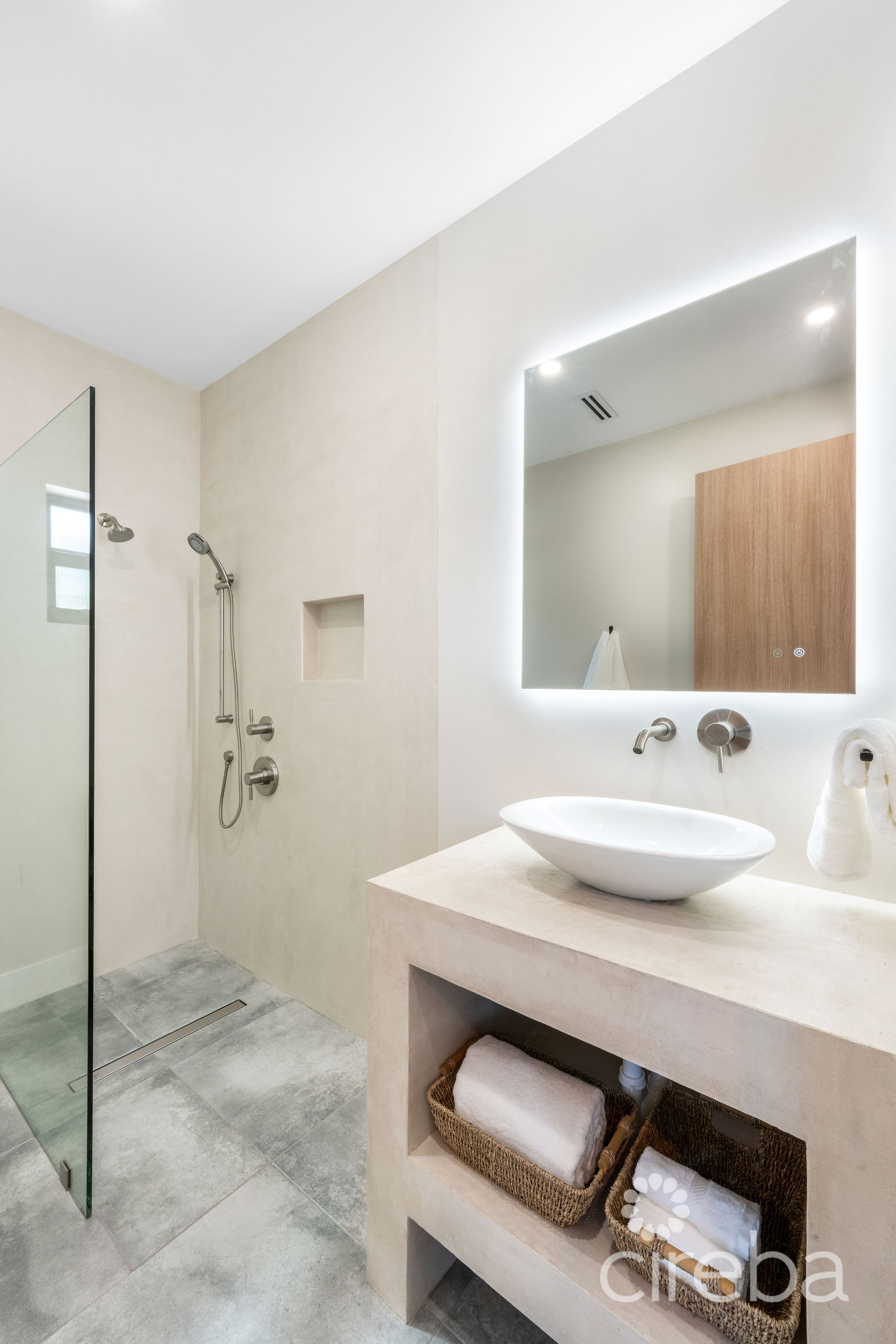 HALCYON POINT – EXPERIENCE  LUXURY FIRSTHAND
