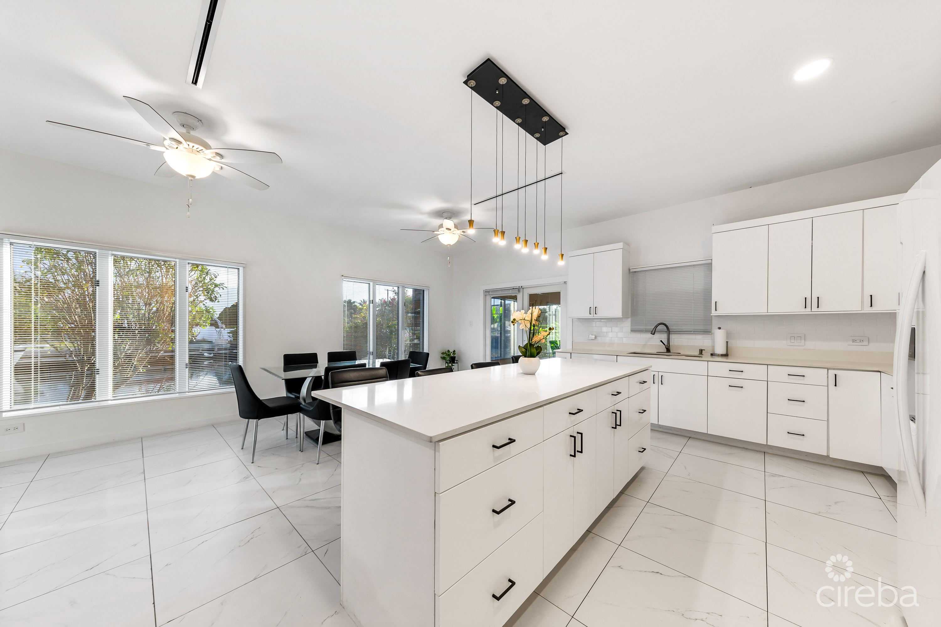 IMMACULATE 3BR FAMILY HOME W/ ADJACENT CANAL LOT