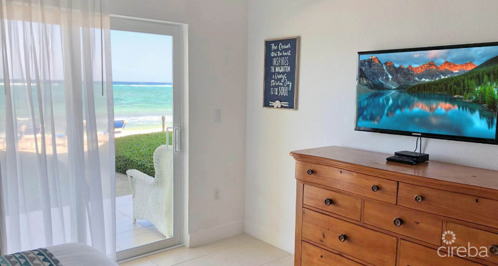 CASTAWAY COVES #115 UPDATED FIRST FLOOR RETREAT