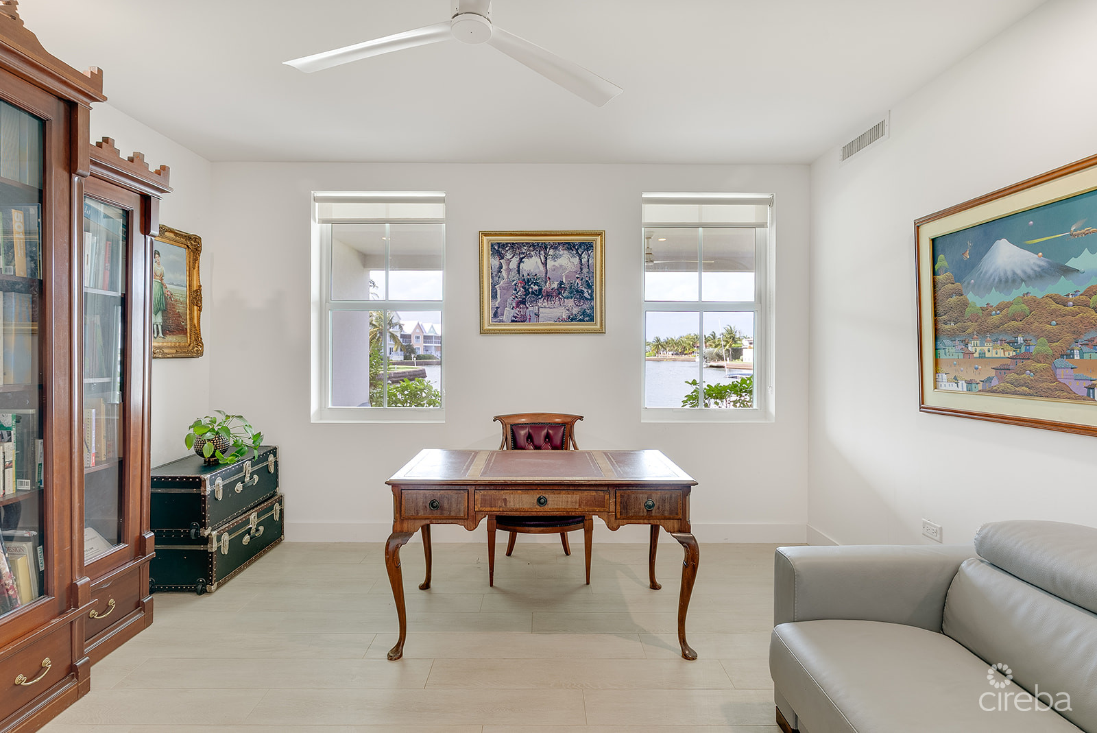 PERIWINKLE CANAL-FRONT 4 BED WITH DOCK