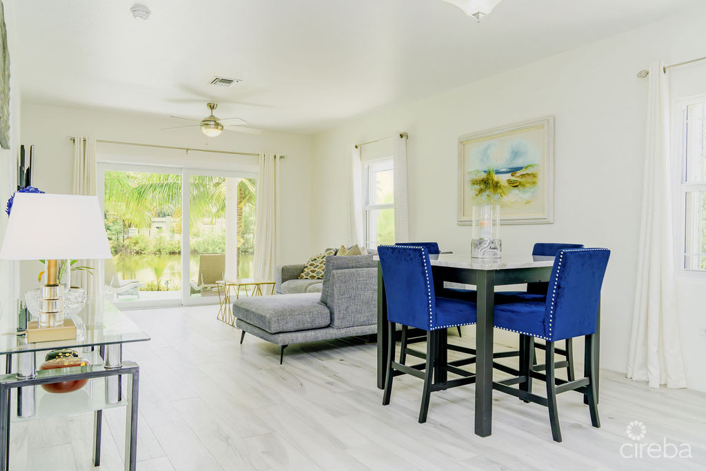 GREAT PRICE – LAKEFRONT 3BEDS HOME ON PRIVATE LAND