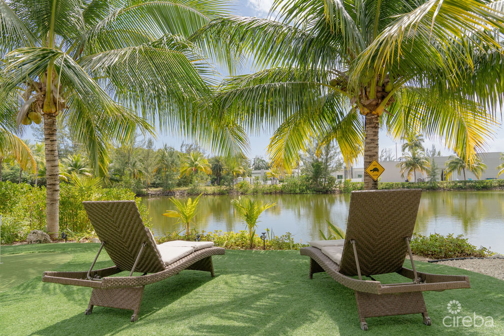 GREAT PRICE – LAKEFRONT 3BEDS HOME ON PRIVATE LAND