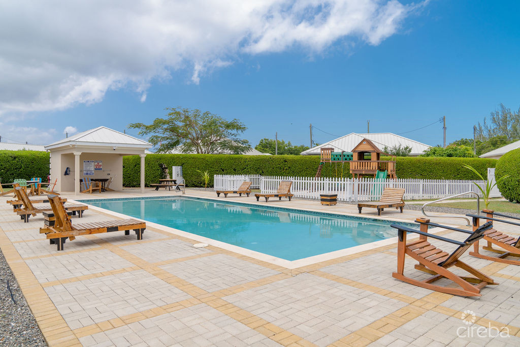 GREAT PRICE – LAKEFRONT 3BEDS HOME ON PRIVATE LAND