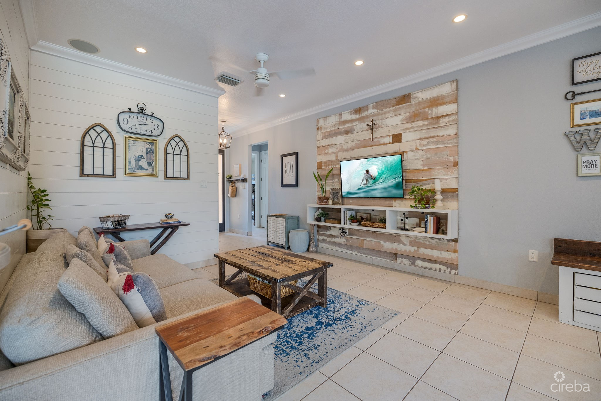 3 BEDROOM CANAL FRONT DUPLEX WITH POOL – 188 ABBEY WAY – UNIT 2