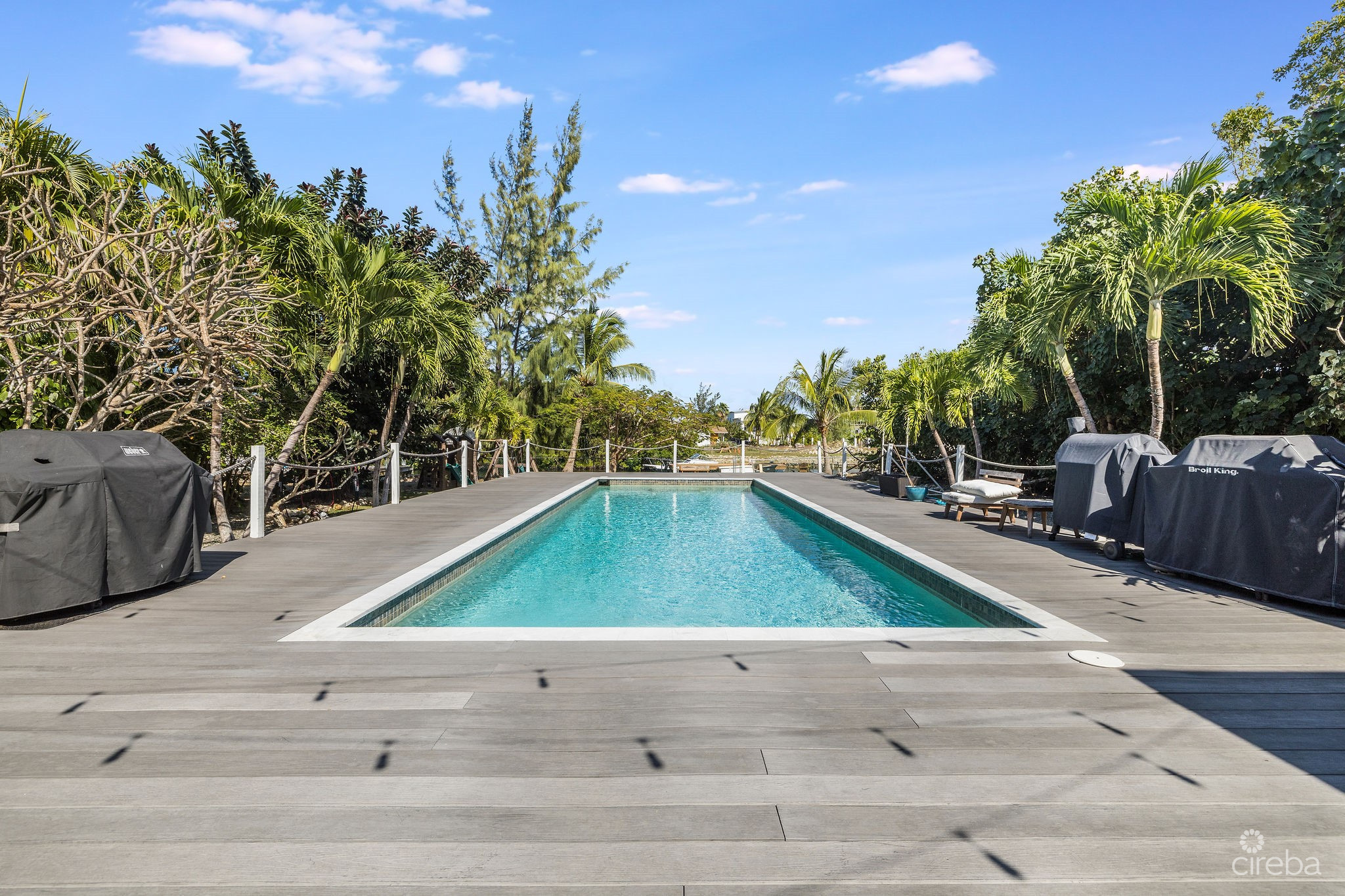4 BEDROOM  CANAL FRONT DUPLEX WITH POOL – 188 ABBEY WAY UNIT 1