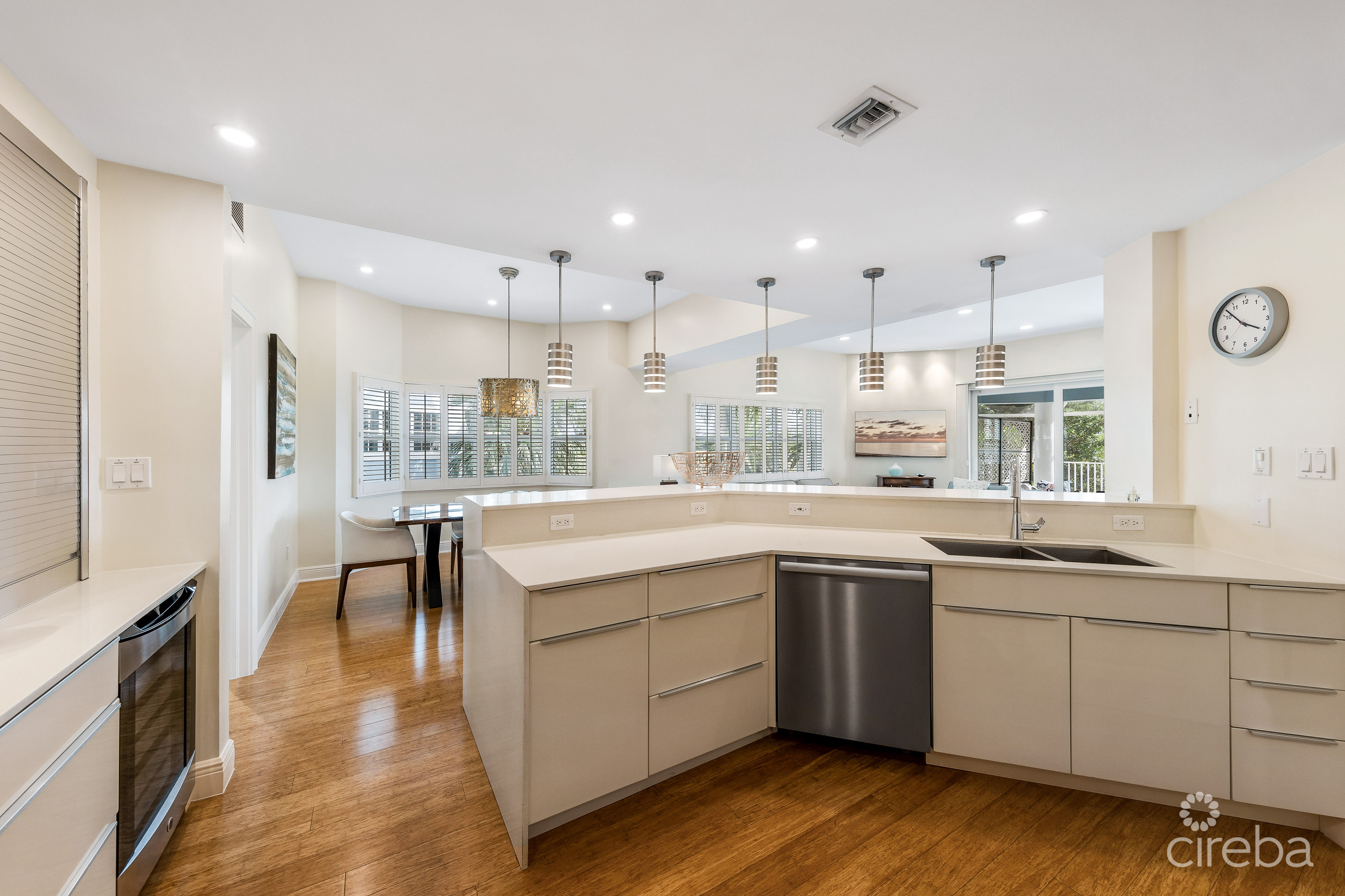 BRITANNIA REGENTS COURT , 4 BED PLUS DEN