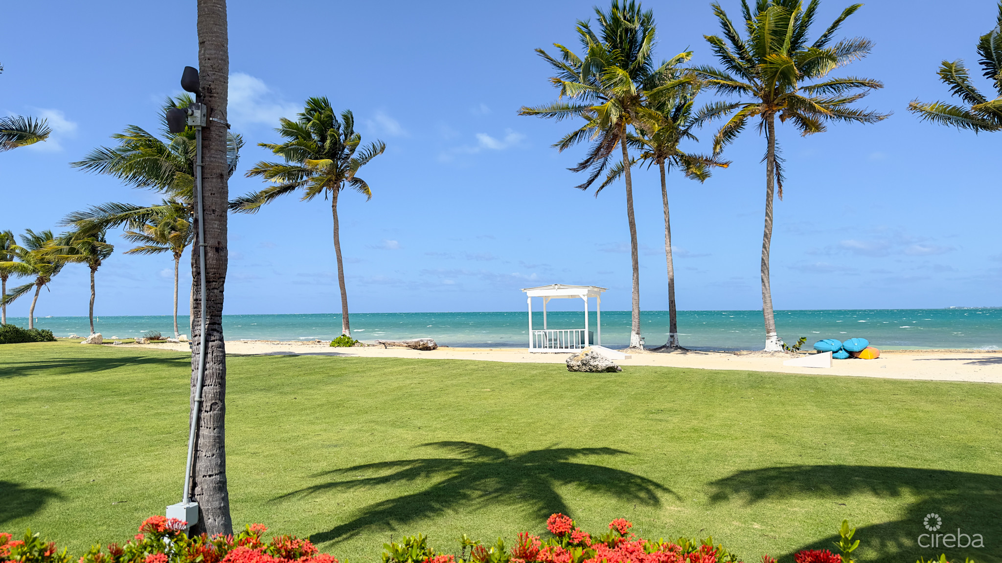 GRAND CAYMANIAN PENTHOUSE – CRYSTAL HARBOUR