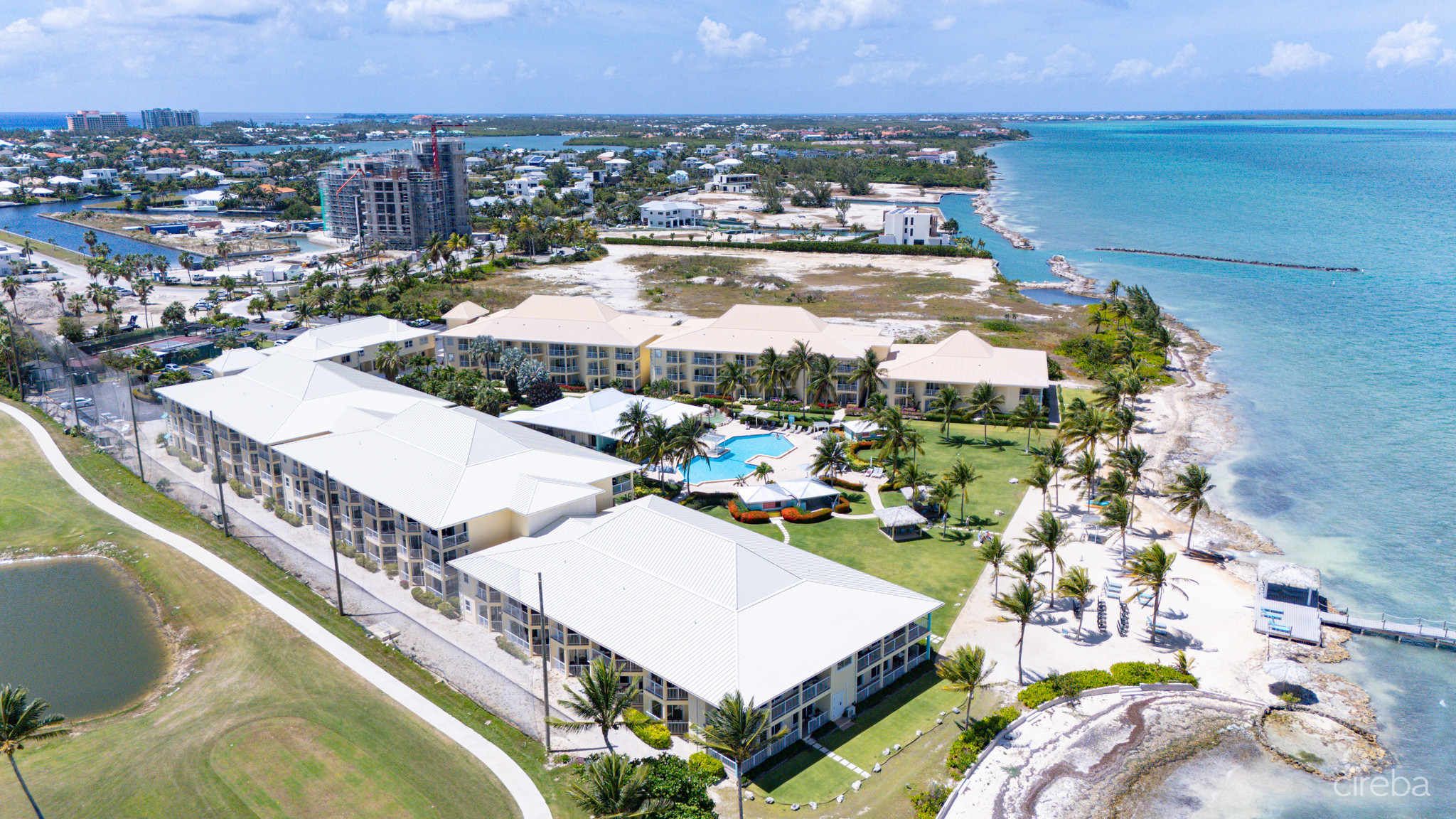 GRAND CAYMANIAN PENTHOUSE – CRYSTAL HARBOUR