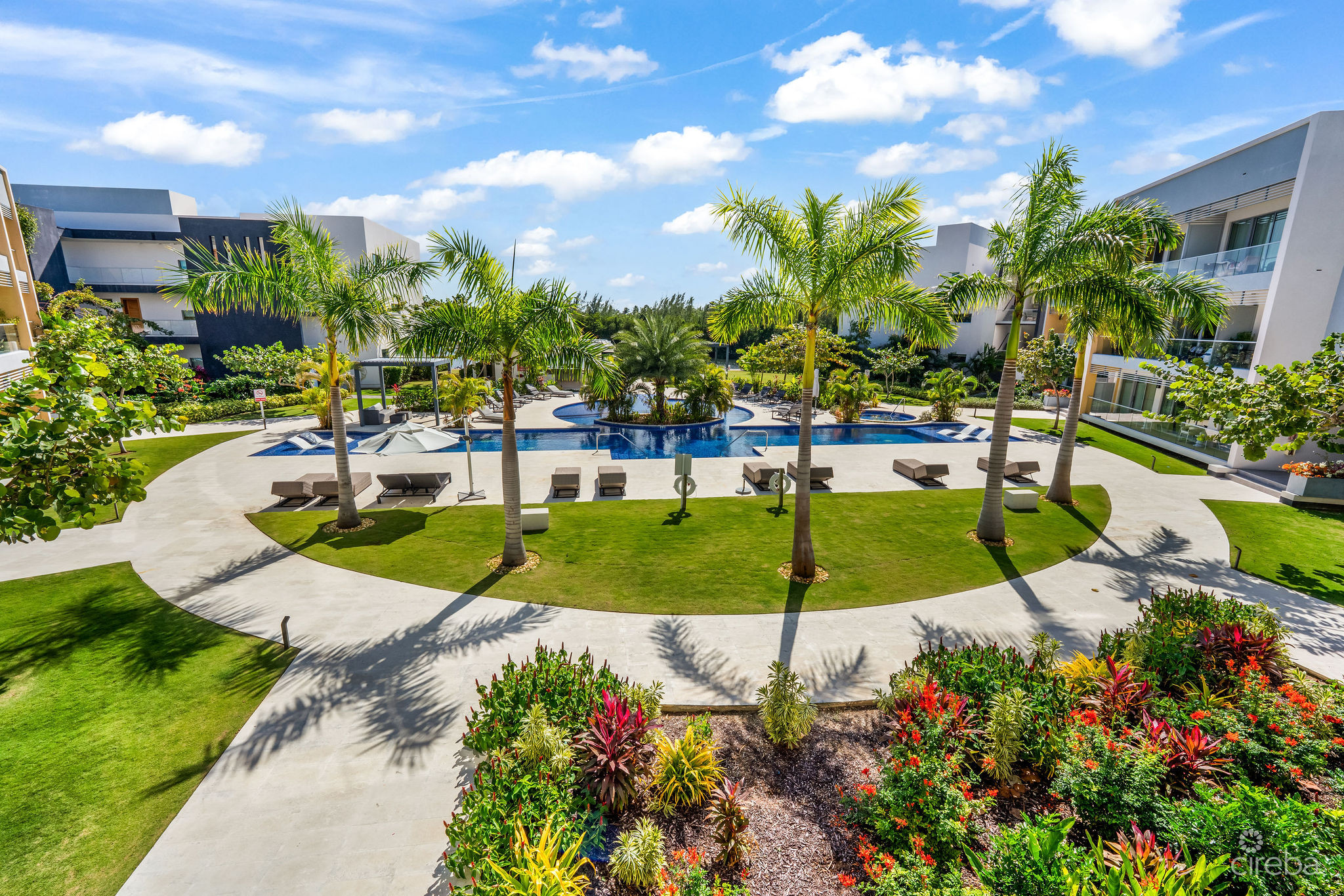 ONE CANAL POINT 324, SEVEN MILE CORRIDOR