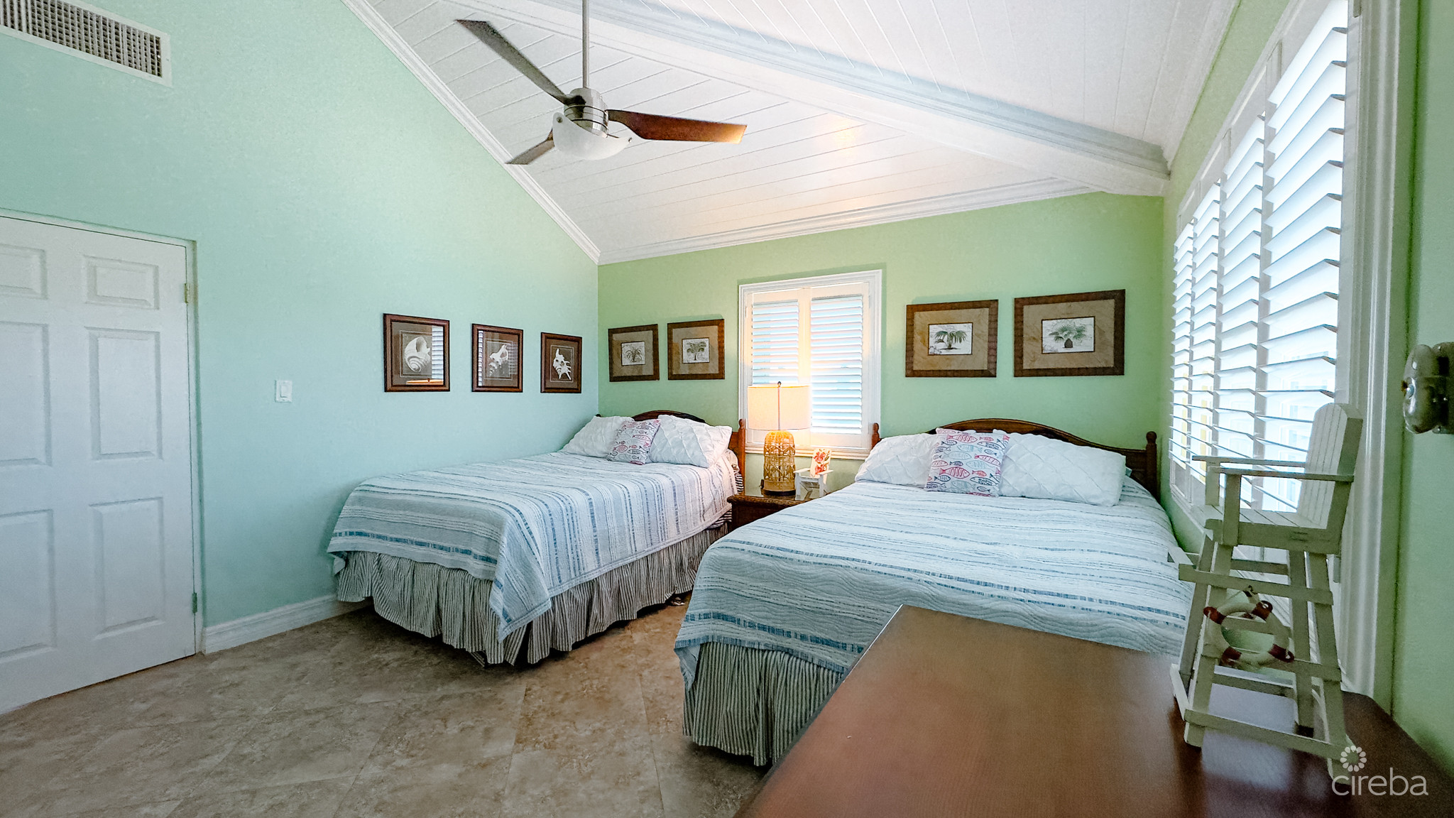 SILVER SANDS CONDO SEVEN MILE BEACH