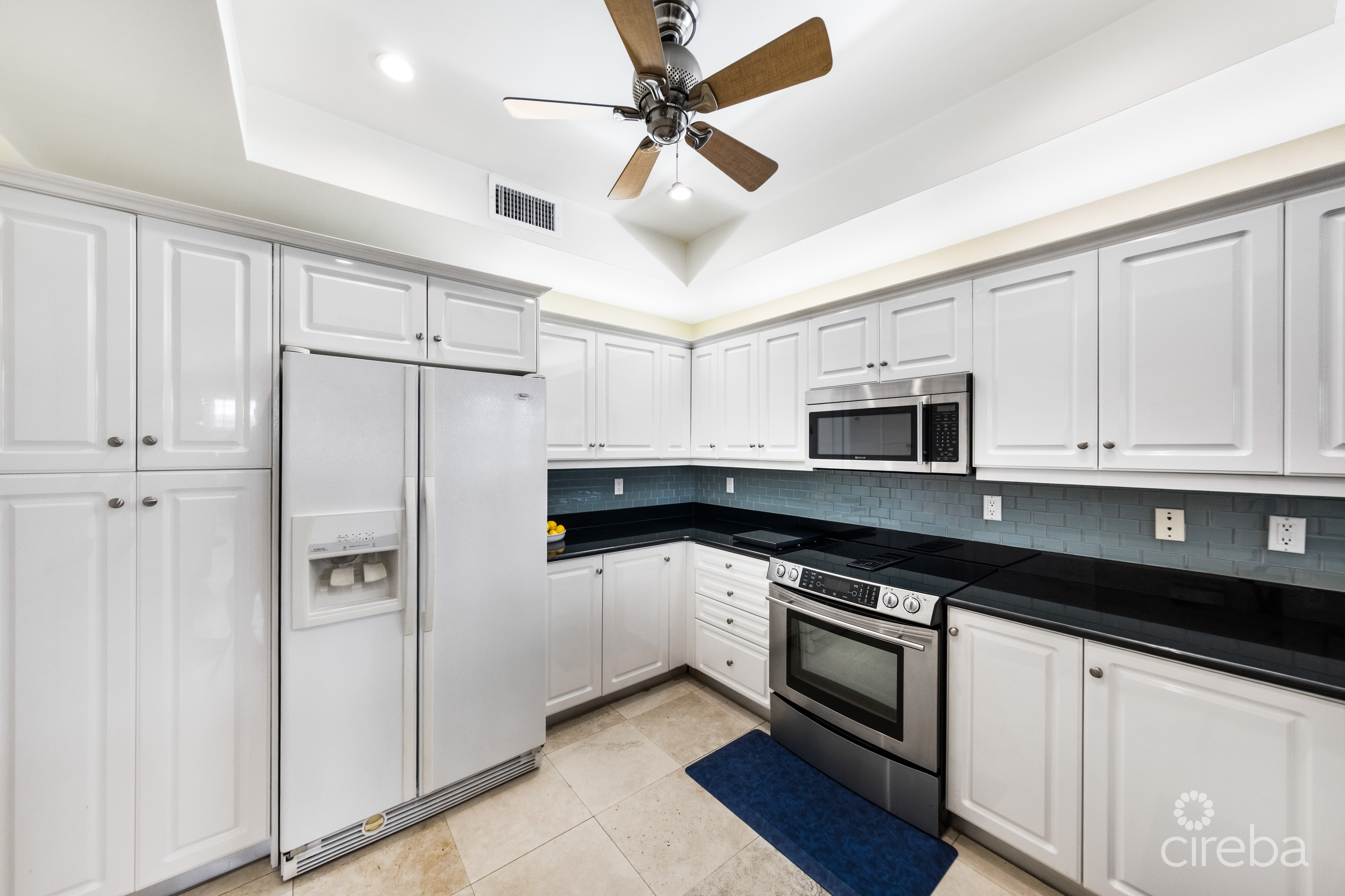 BRITANNIA KINGS COURT WITH TWO DOCK OPTIONS AVAILABLE