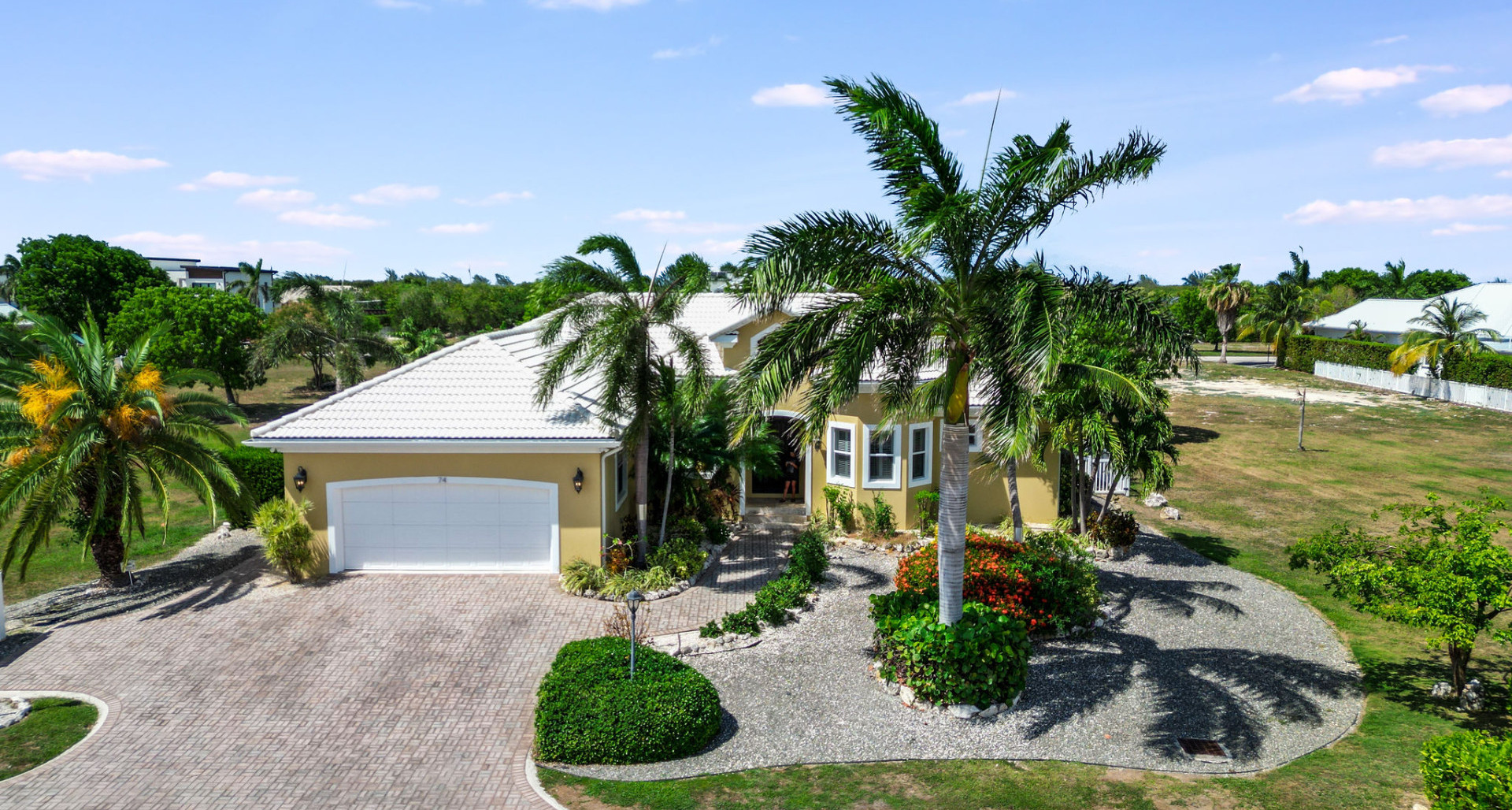 THE SHORES FAMILY HOME