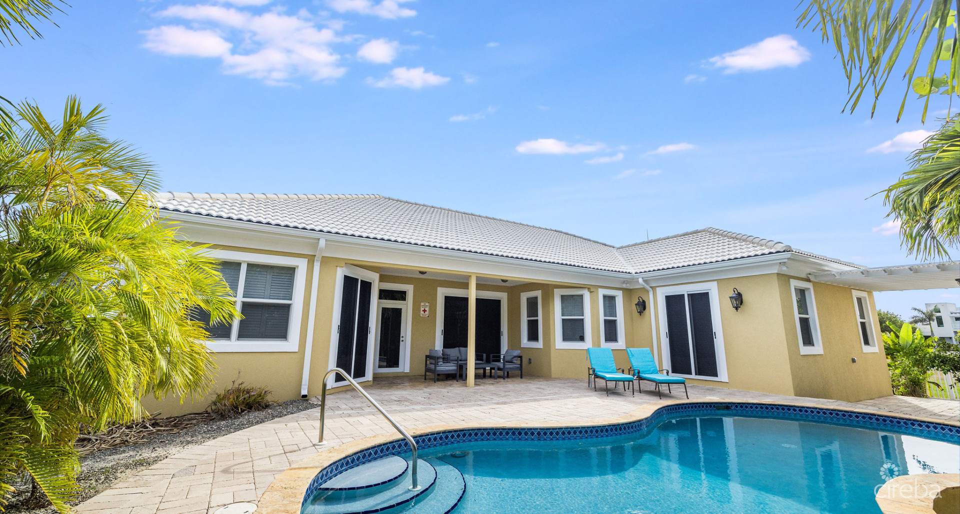 THE SHORES FAMILY HOME