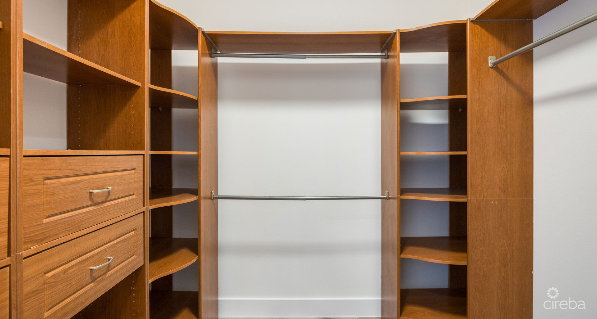 THE SHORES FAMILY HOME