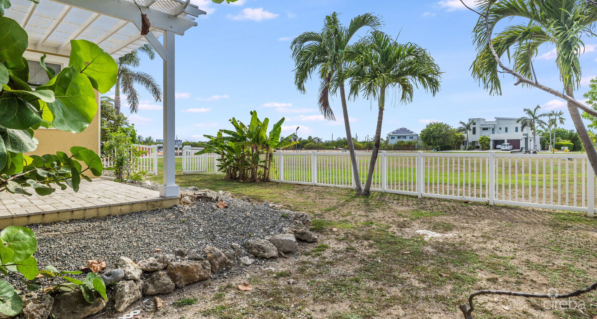 THE SHORES FAMILY HOME