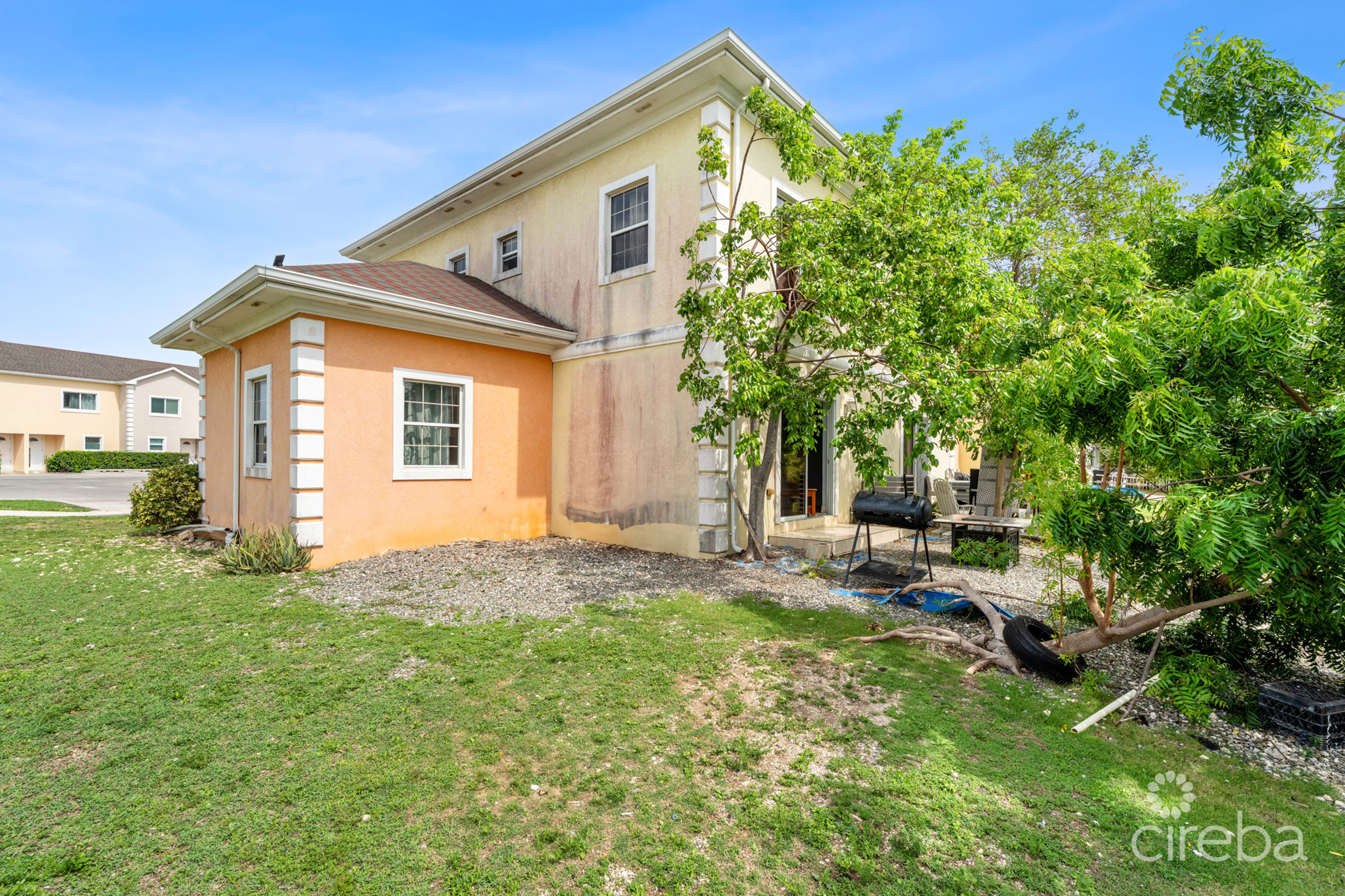 VERY MOTIVATED SELLER! SCHOLARS RETREAT 3-BEDROOM END UNIT