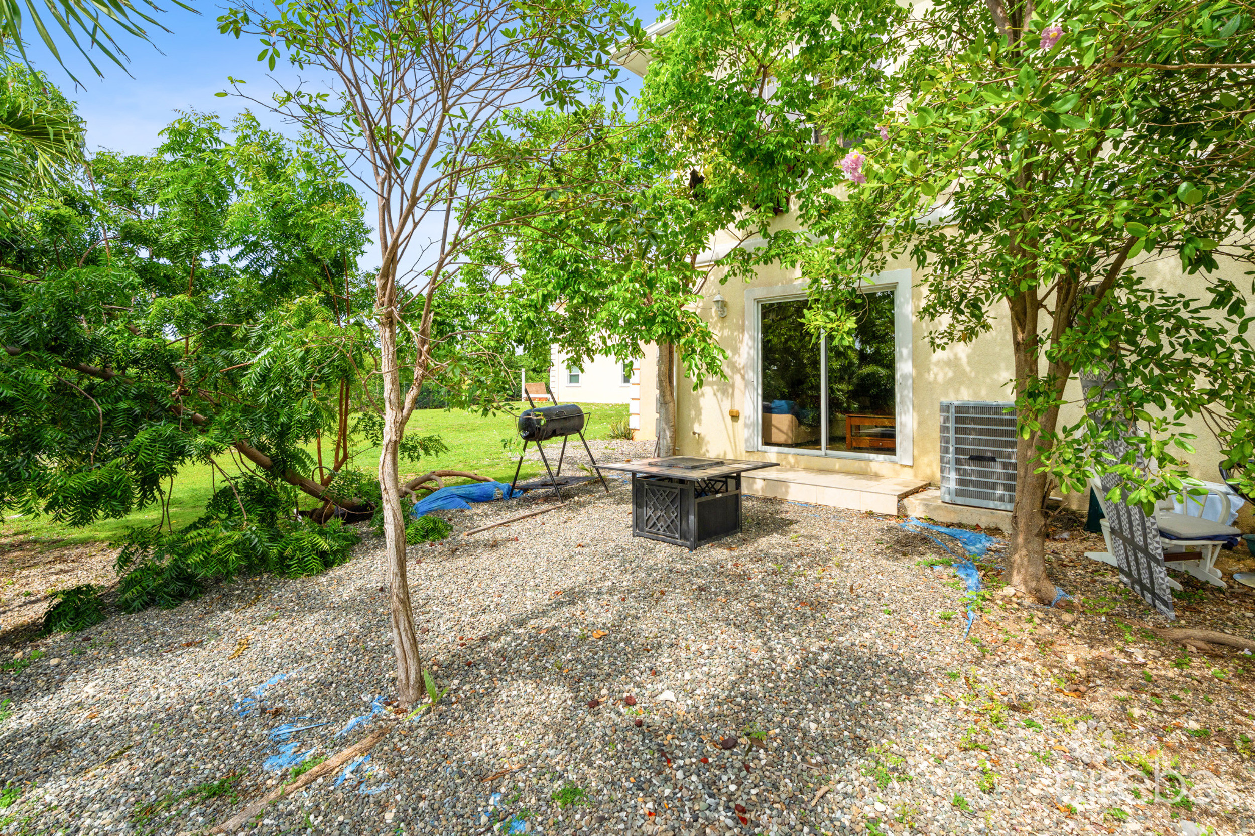 VERY MOTIVATED SELLER! SCHOLARS RETREAT 3-BEDROOM END UNIT