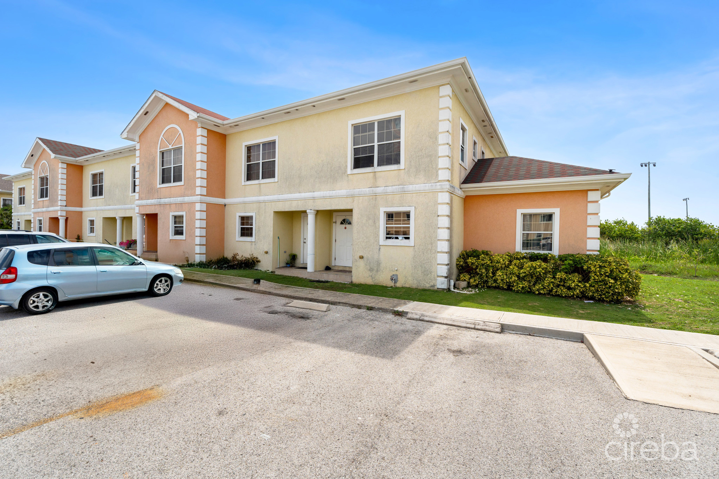 VERY MOTIVATED SELLER! SCHOLARS RETREAT 3-BEDROOM END UNIT