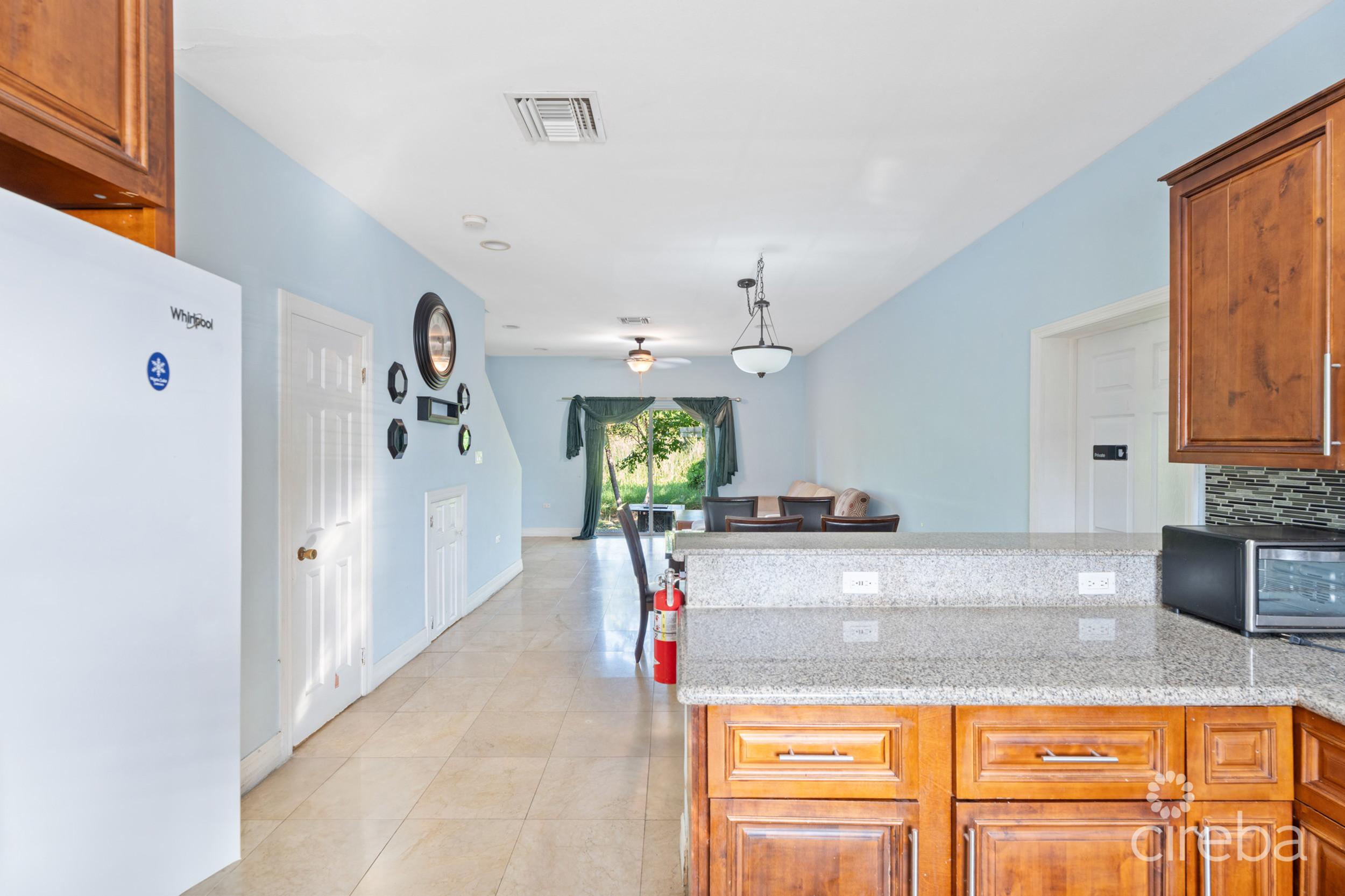 VERY MOTIVATED SELLER! SCHOLARS RETREAT 3-BEDROOM END UNIT