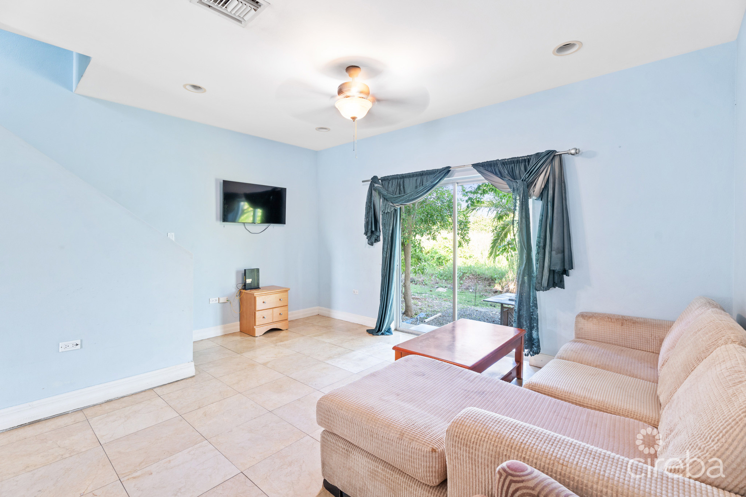 VERY MOTIVATED SELLER! SCHOLARS RETREAT 3-BEDROOM END UNIT