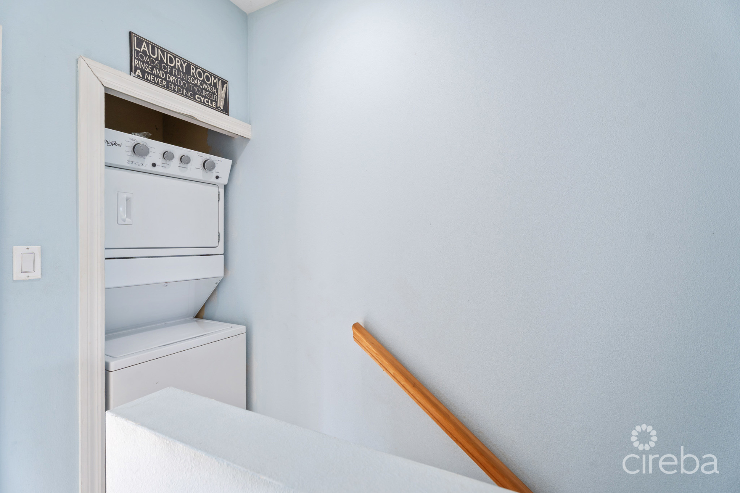 VERY MOTIVATED SELLER! SCHOLARS RETREAT 3-BEDROOM END UNIT