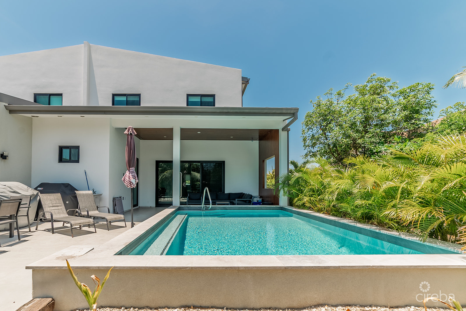NUSA VILLAS BEAUTIFUL HOME WITH POOL