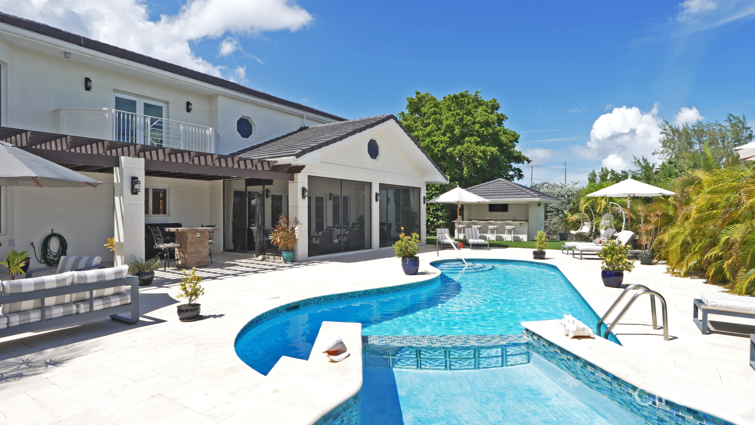 GOVERNORS HARBOUR ESTATE HOME
